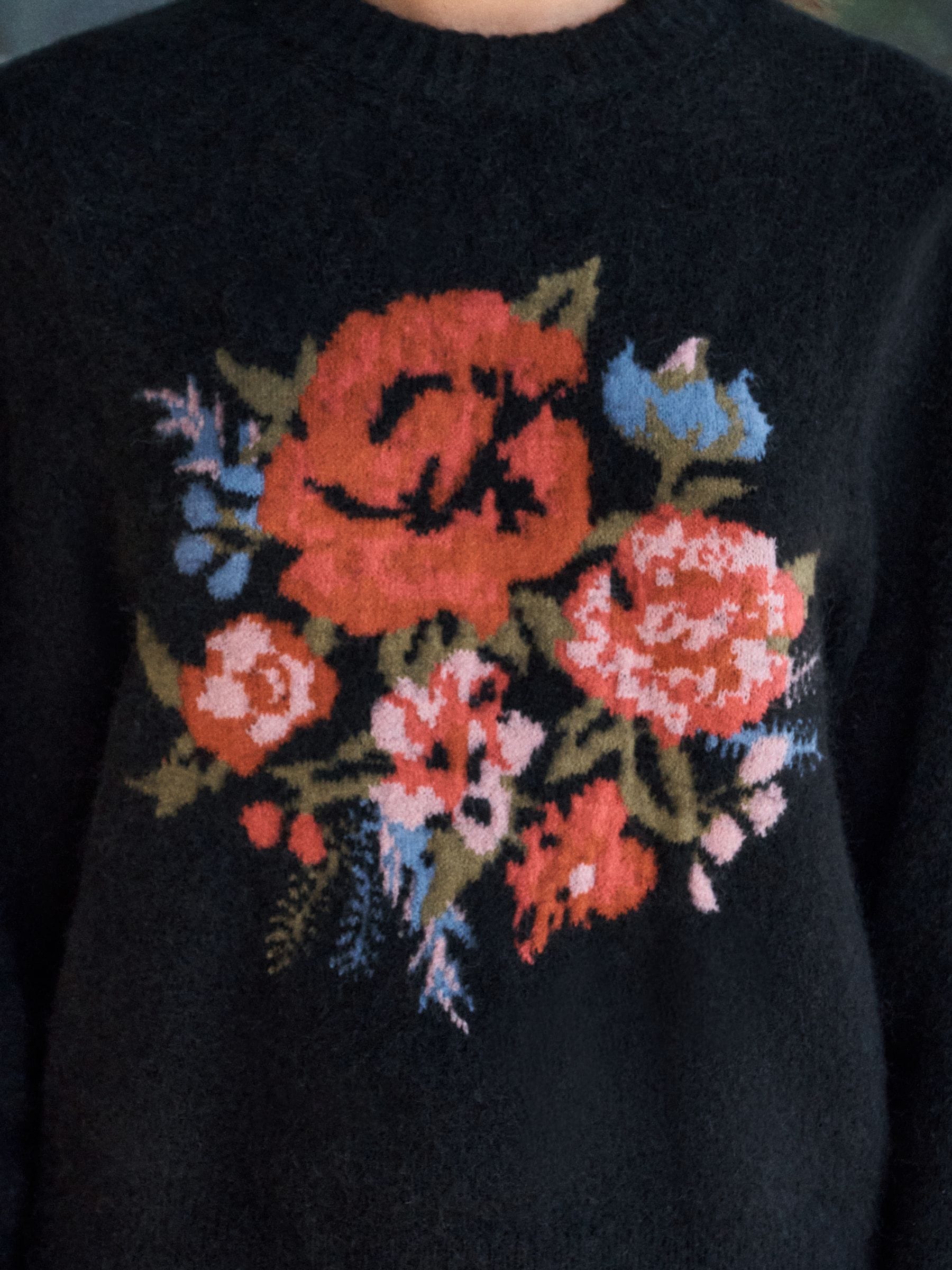 Long Sleeve Crew Neck Knitted Jumper With Wool - Black/Multi Floral - Regular - Location Worn