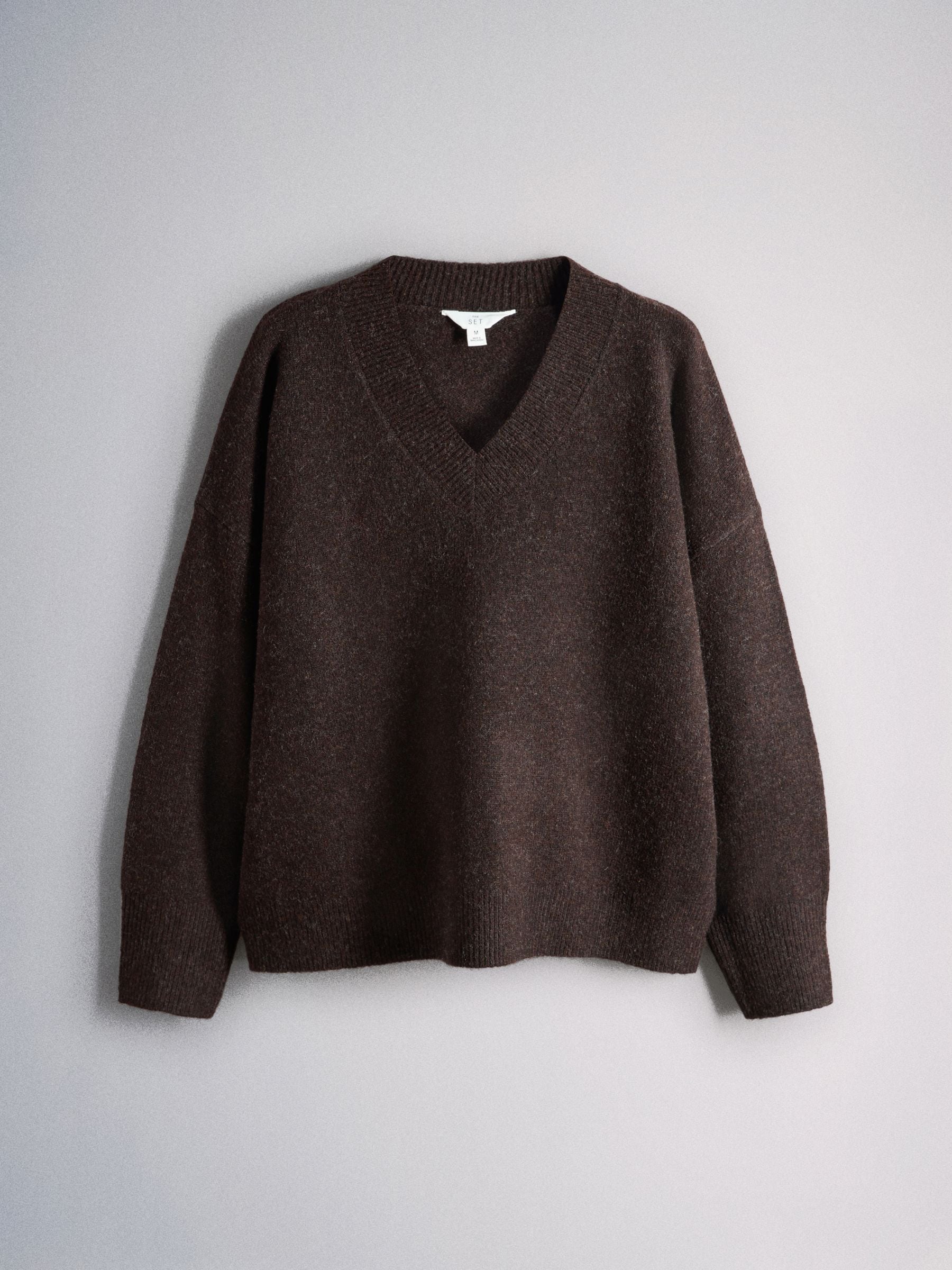 The Set Knitted V-Neck Jumpers With Wool - Soft Pink/Cream/Chocolate Brown - 3 Pack - SIP Still Life