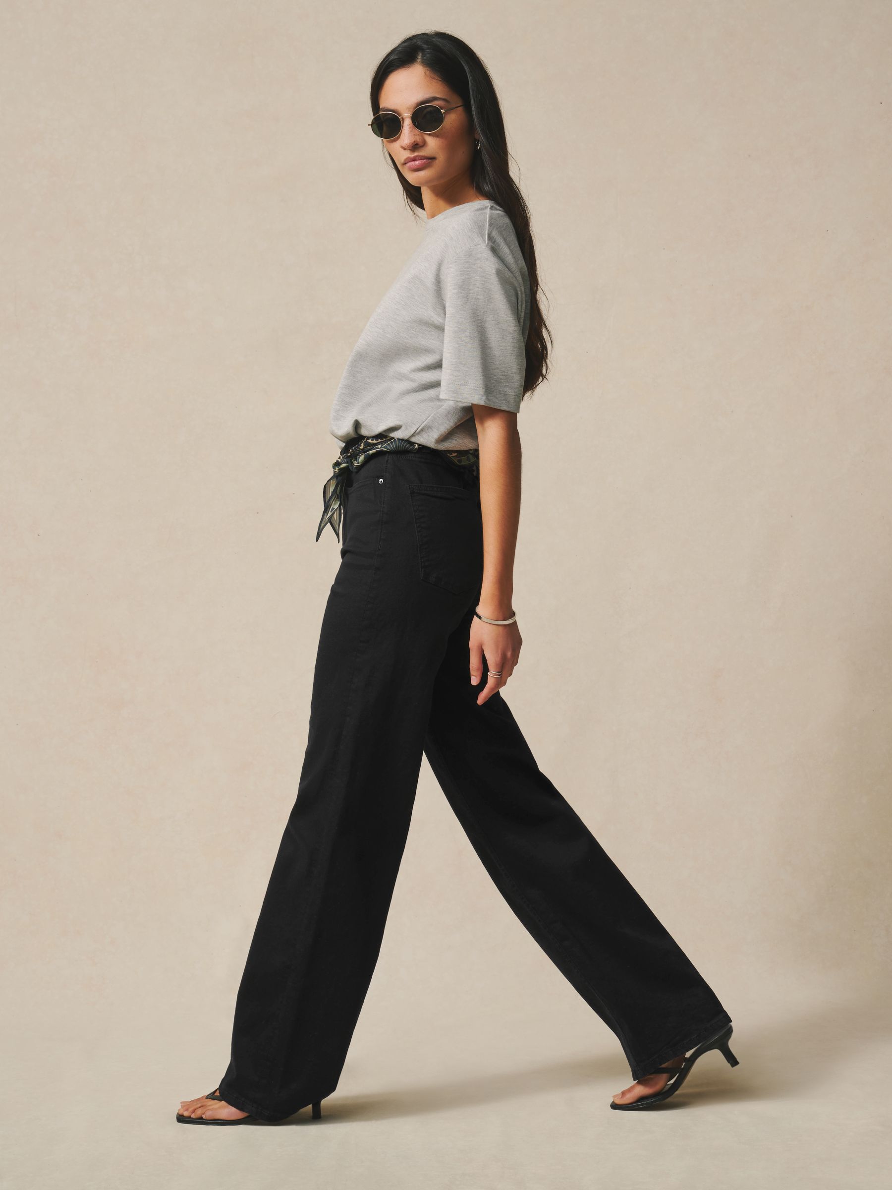 High Rise Stretch Wide Leg Jeans - Black - Regular - SIP Worn