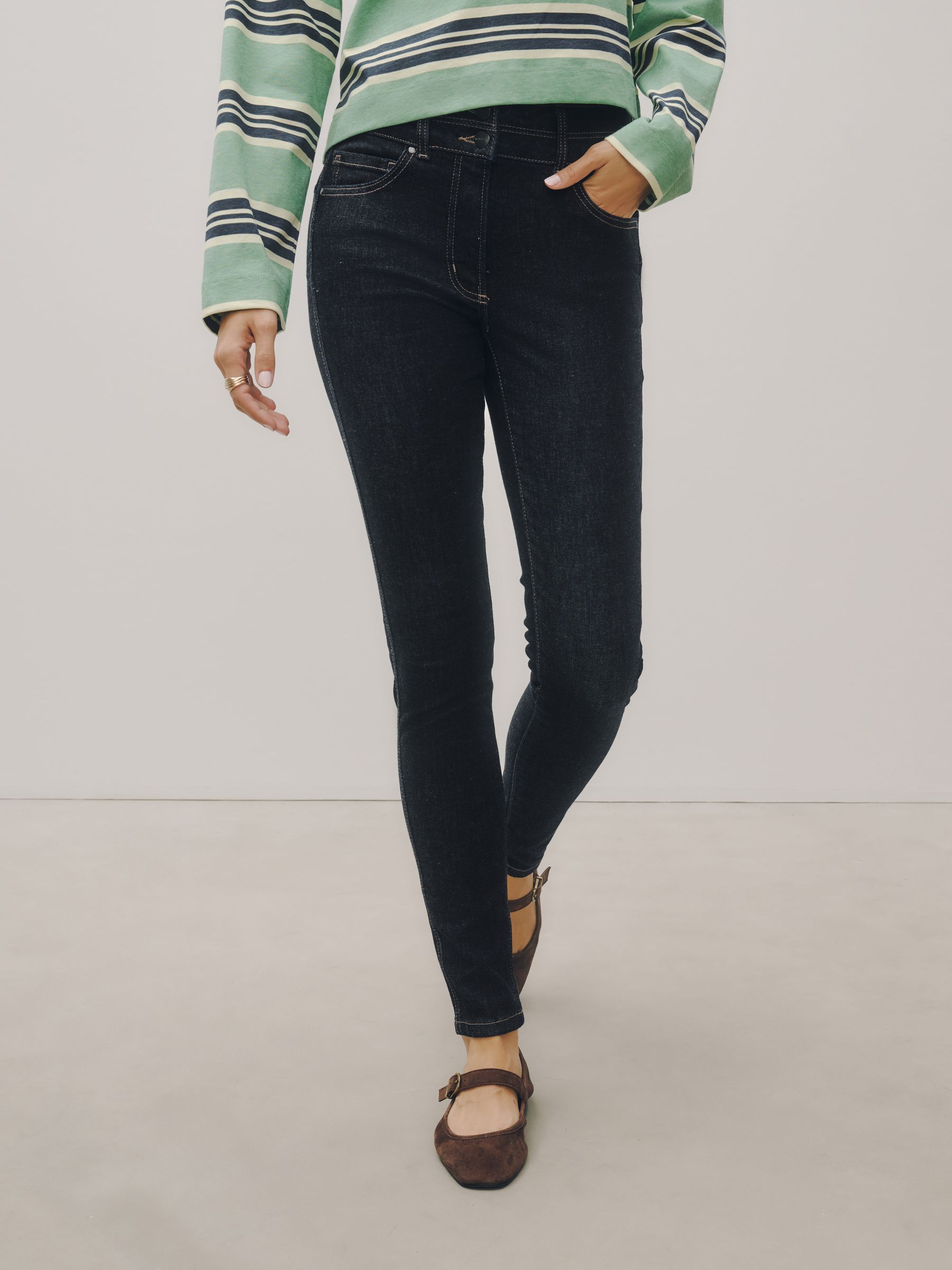 Lift Slim and Shape Skinny Jeans - Indigo Rinse Blue - Regular - SIP Worn