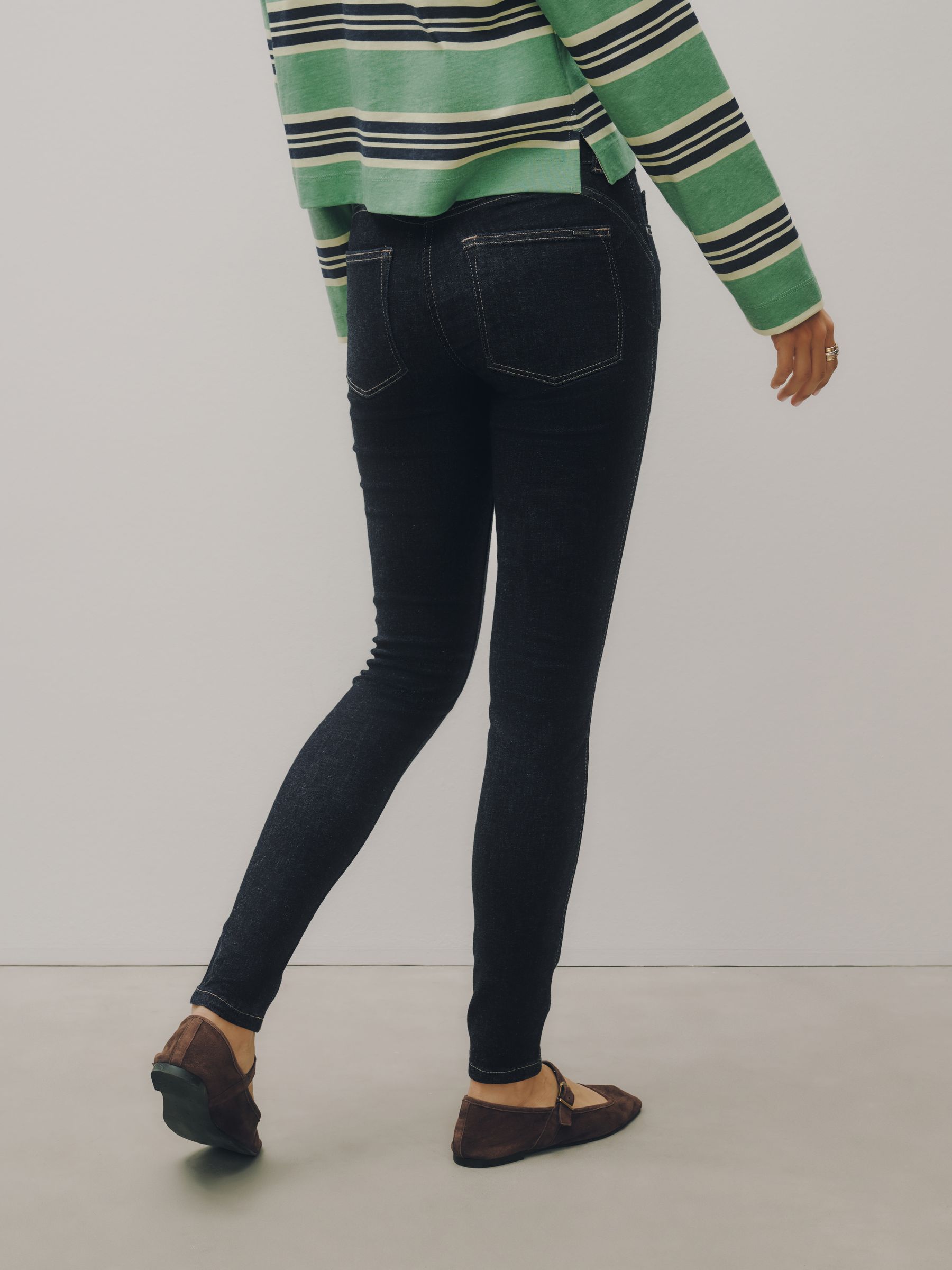 Lift Slim and Shape Skinny Jeans - Indigo Rinse Blue - Regular - SIP Worn