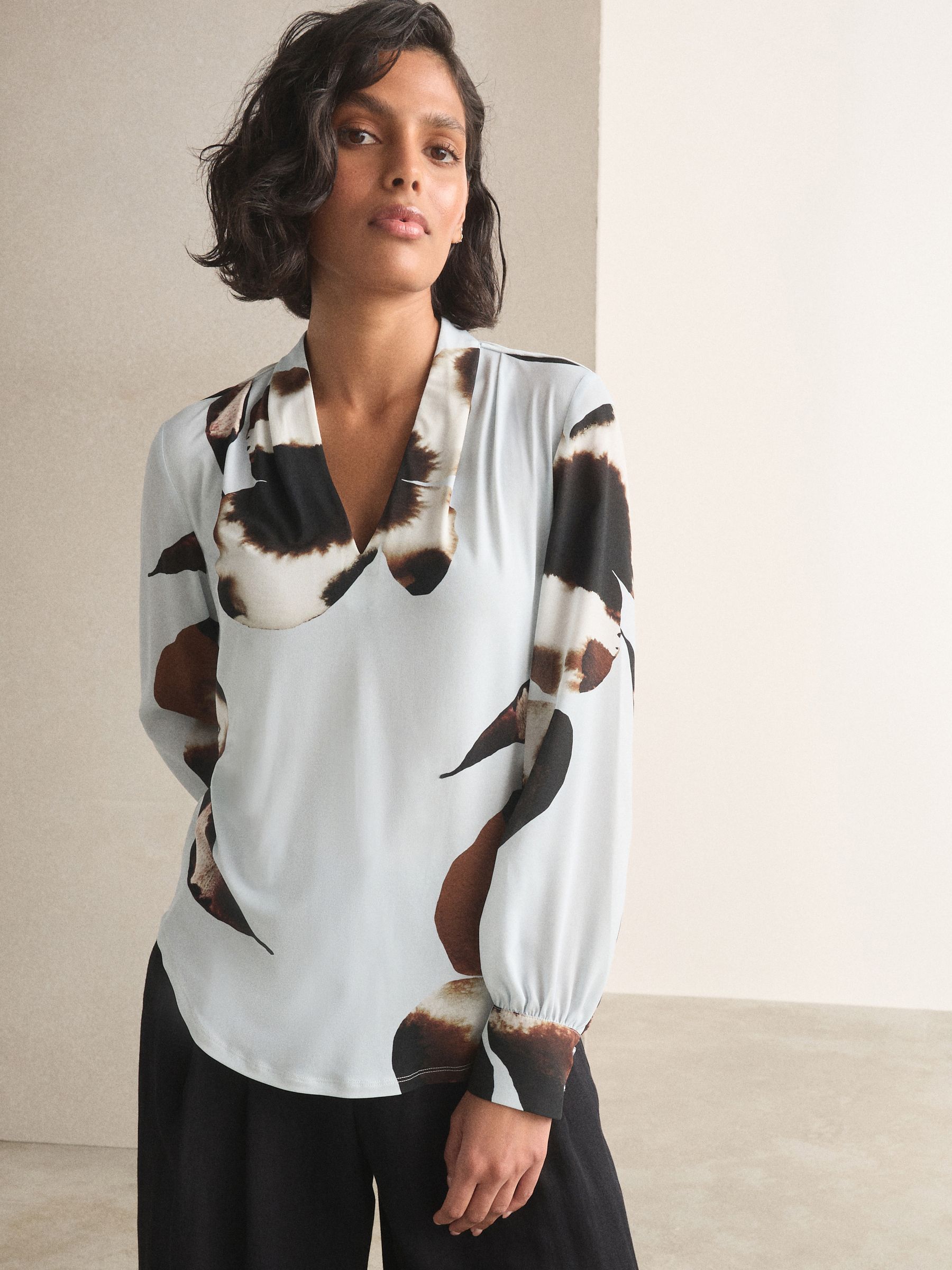 Long Sleeve V-Neck Cuff Top - Blue Floral Print - Regular - Location Worn