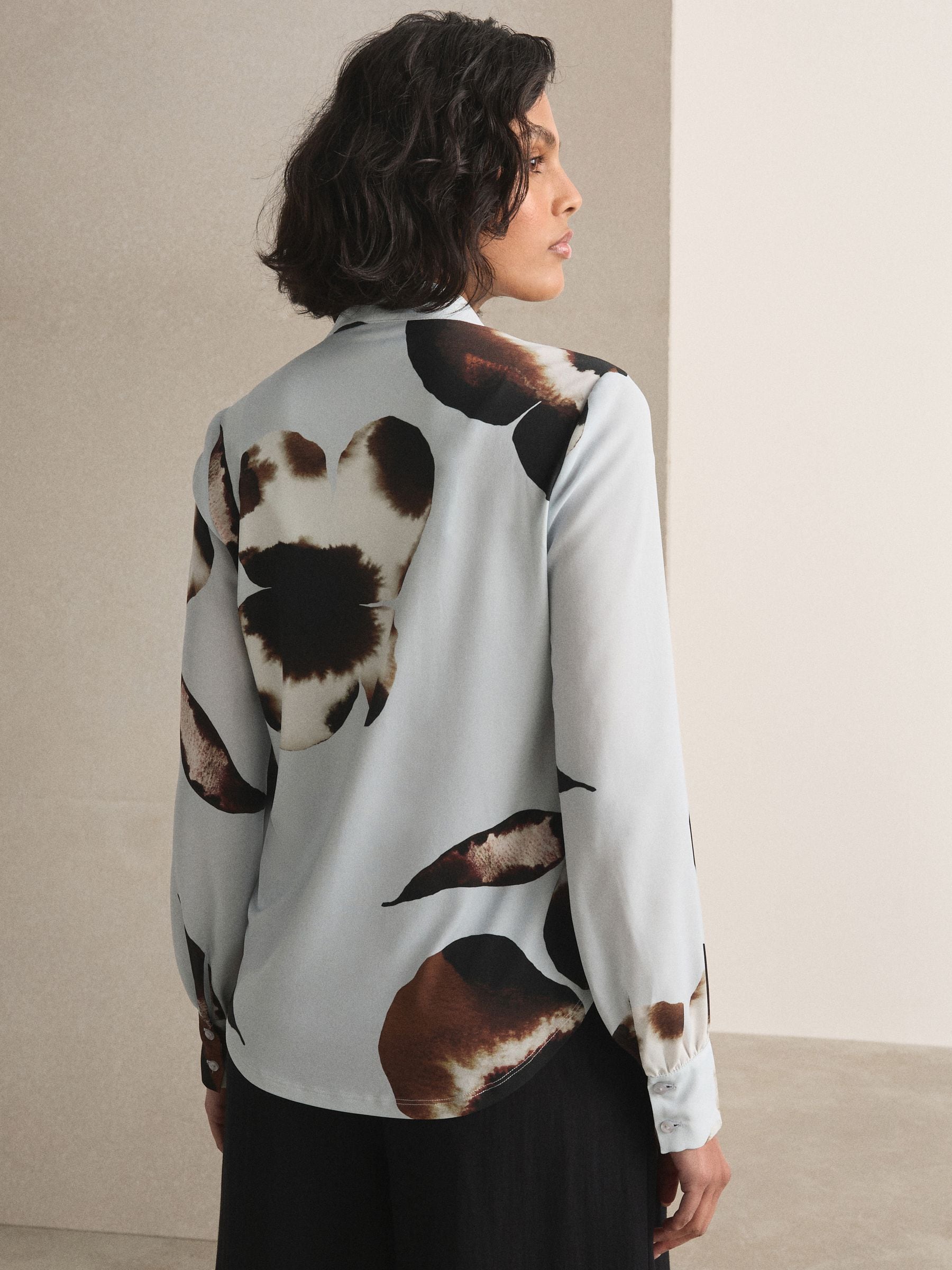 Long Sleeve V-Neck Cuff Top - Blue Floral Print - Regular - Location Worn