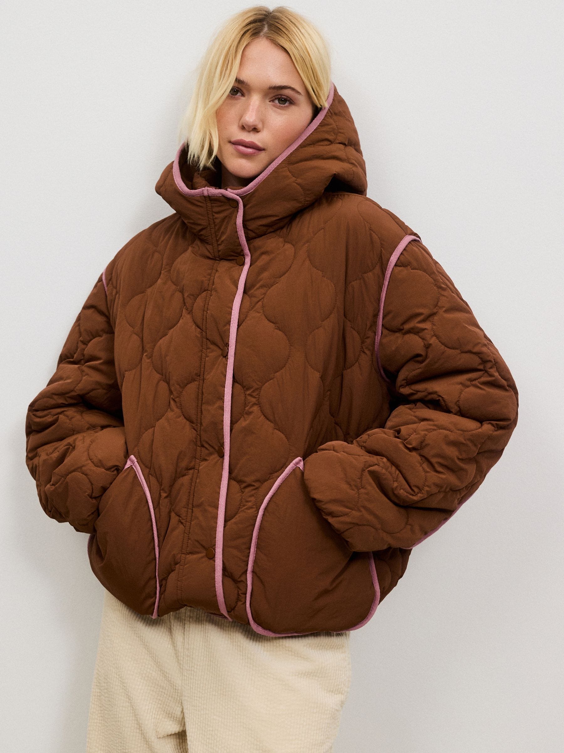 Shower Resistant Lightweight Quilted Jacket - Tan Brown with Pink Piping - Regular - Location Worn