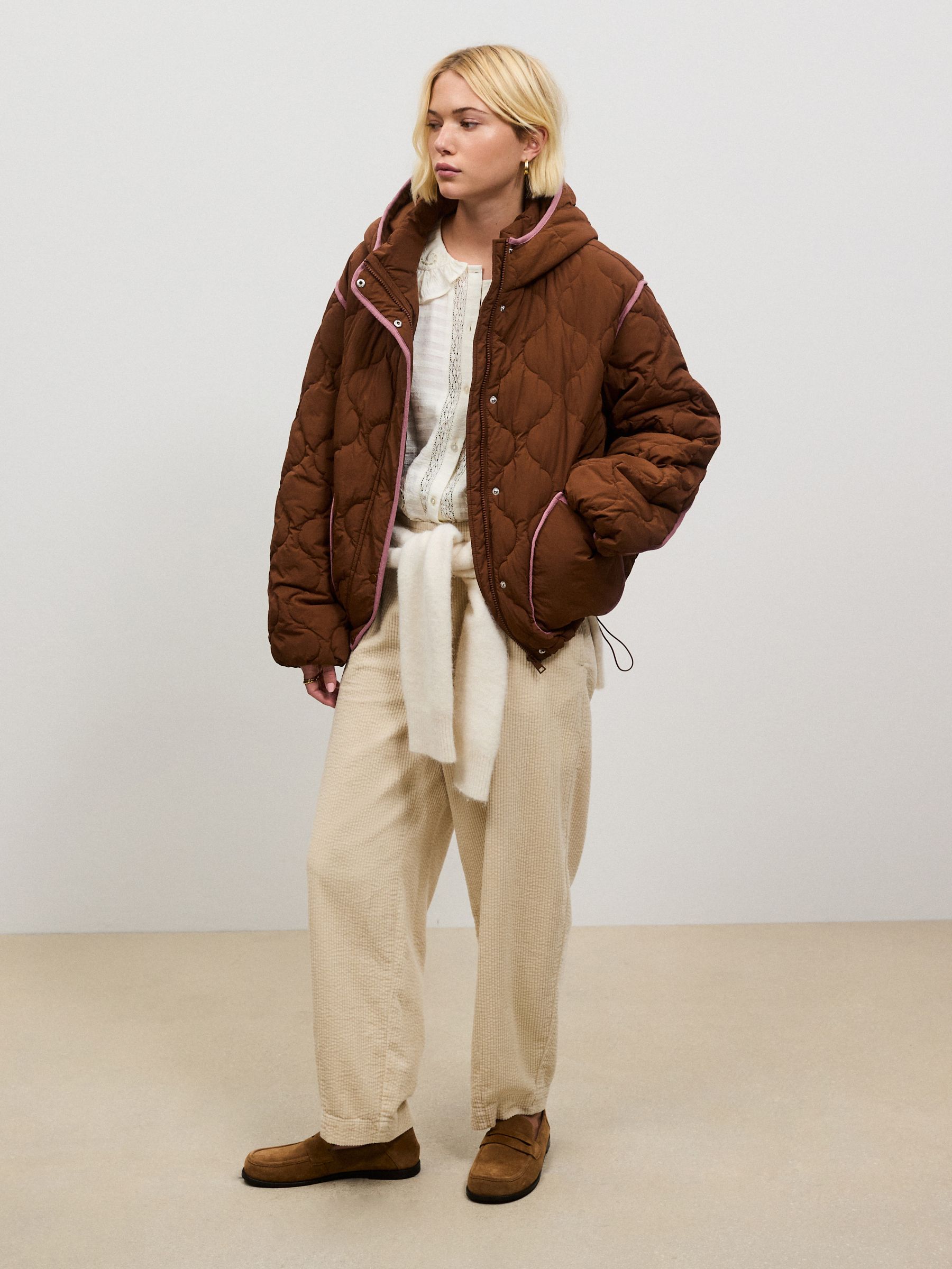 Shower Resistant Lightweight Quilted Jacket - Tan Brown with Pink Piping - Regular - Location Worn