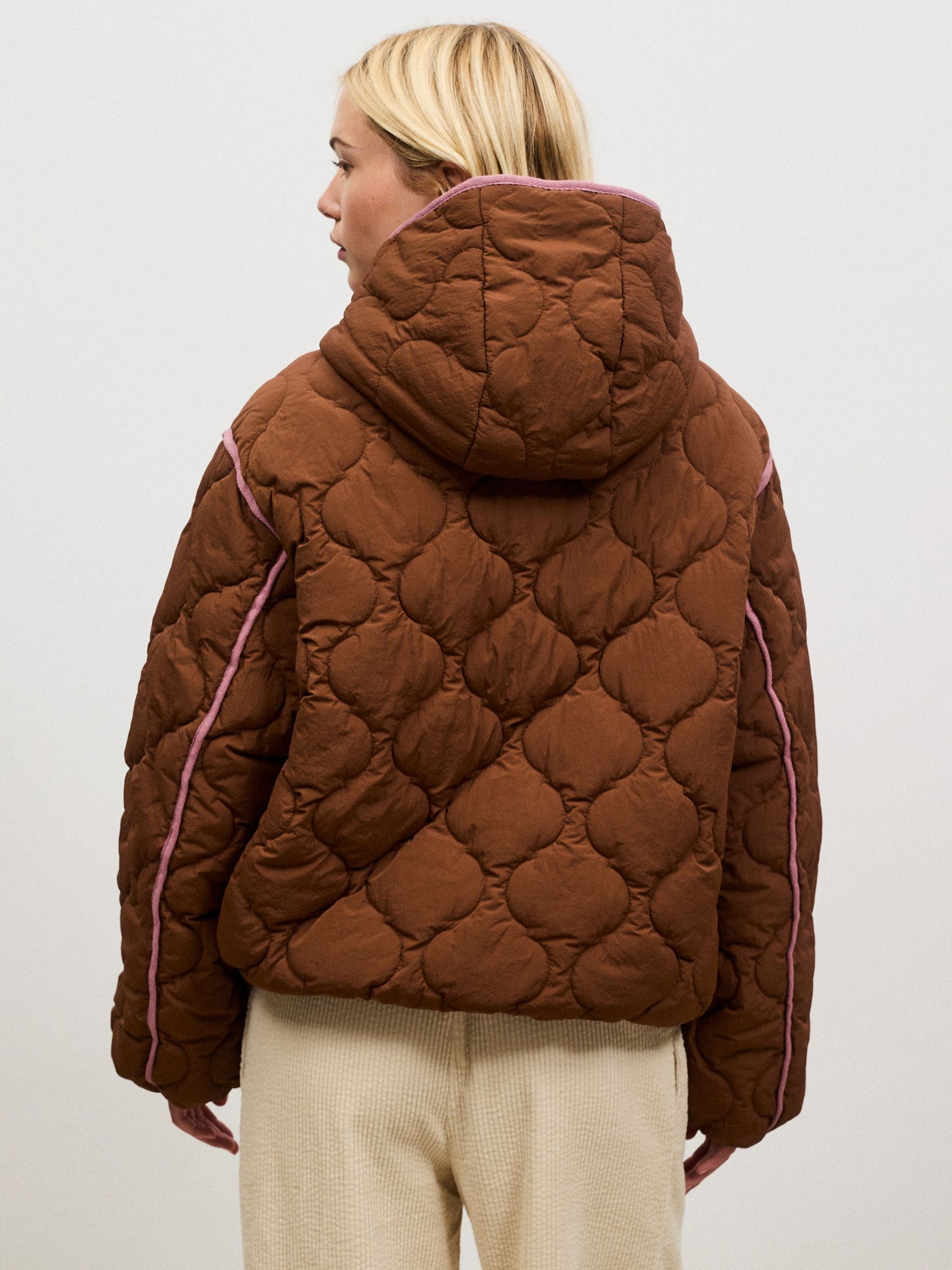Shower Resistant Lightweight Quilted Jacket - Tan Brown with Pink Piping - Regular - Location Worn