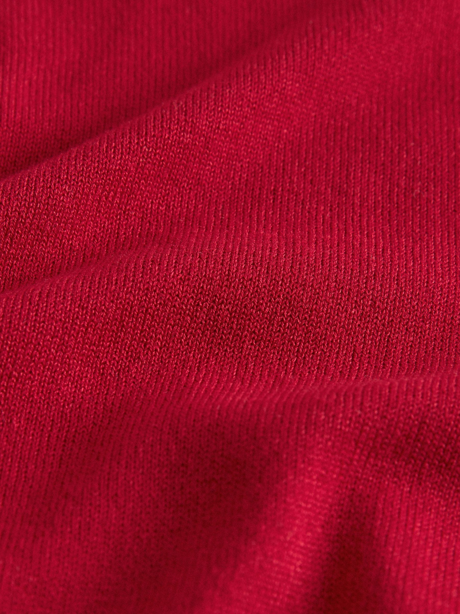The Set Fine Knitted Crew Neck Jumpers - Red/Light Brown/Chocolate Brown - 3 Pack - SIP Still Life