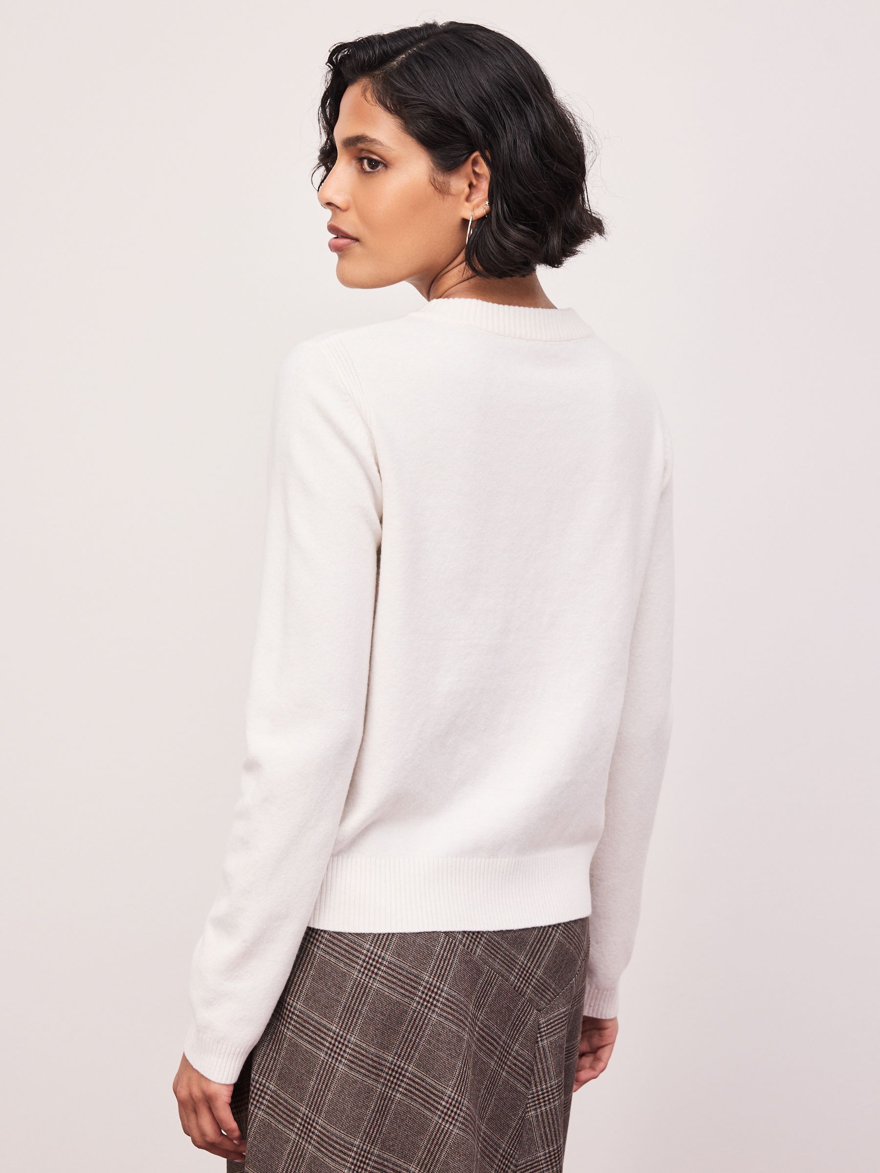 Supersoft V-Neck Long Sleeve Jumper - Ecru - Regular - Location Worn