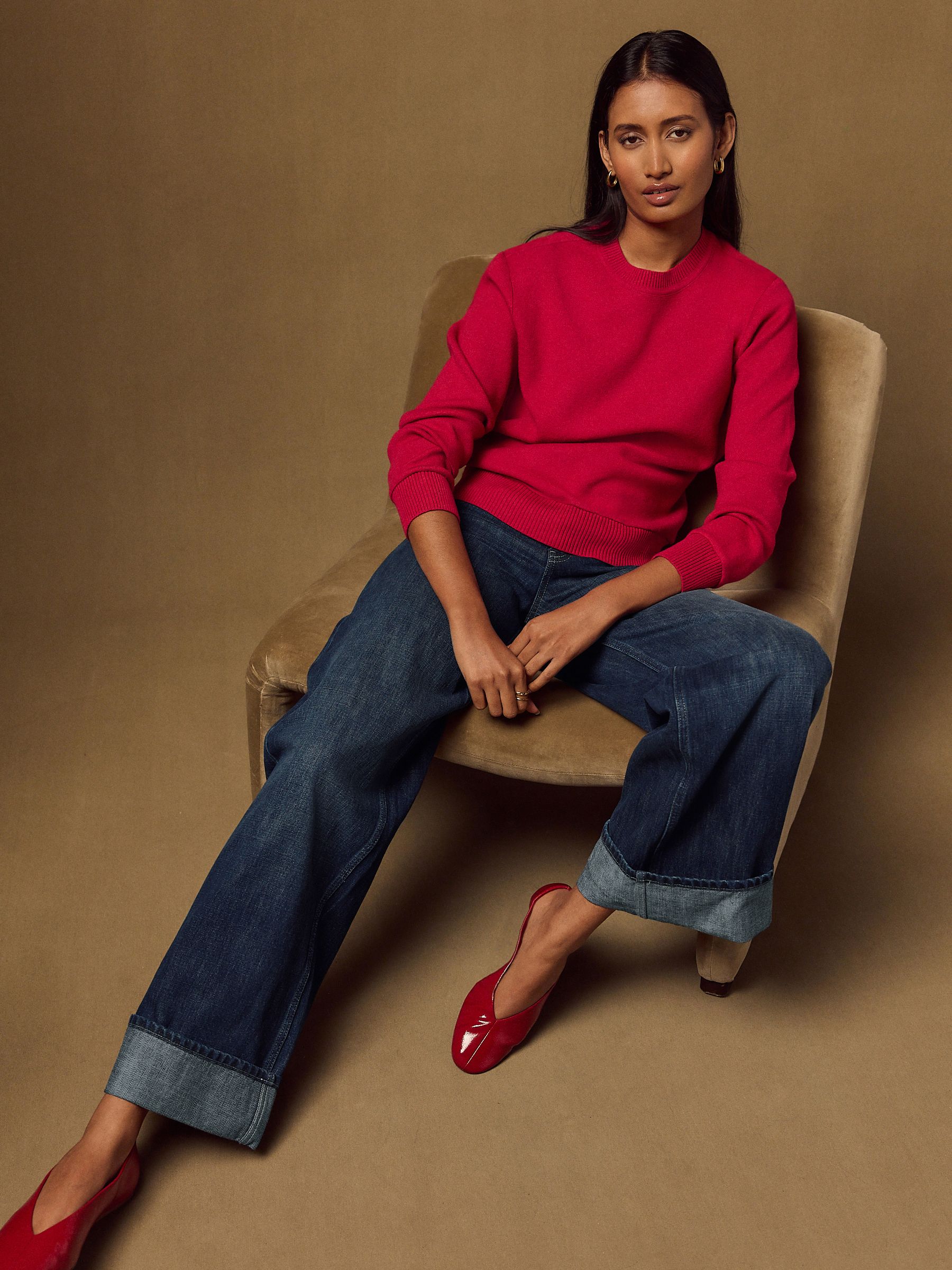 Long Sleeve Crew Neck Cosy Knit Jumper - Red - Regular - Location Worn