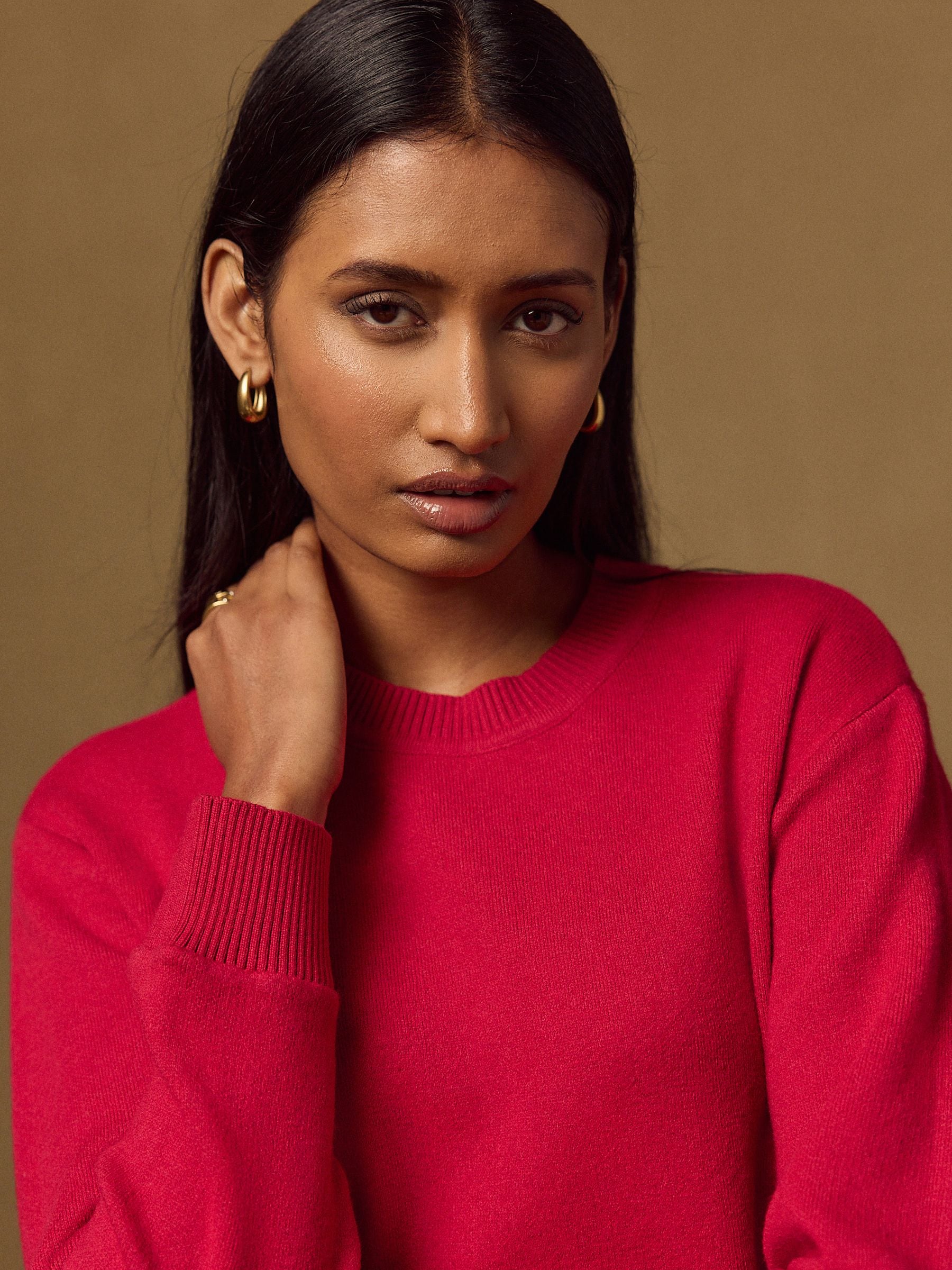 Long Sleeve Crew Neck Cosy Knit Jumper - Red - Regular - Location Worn