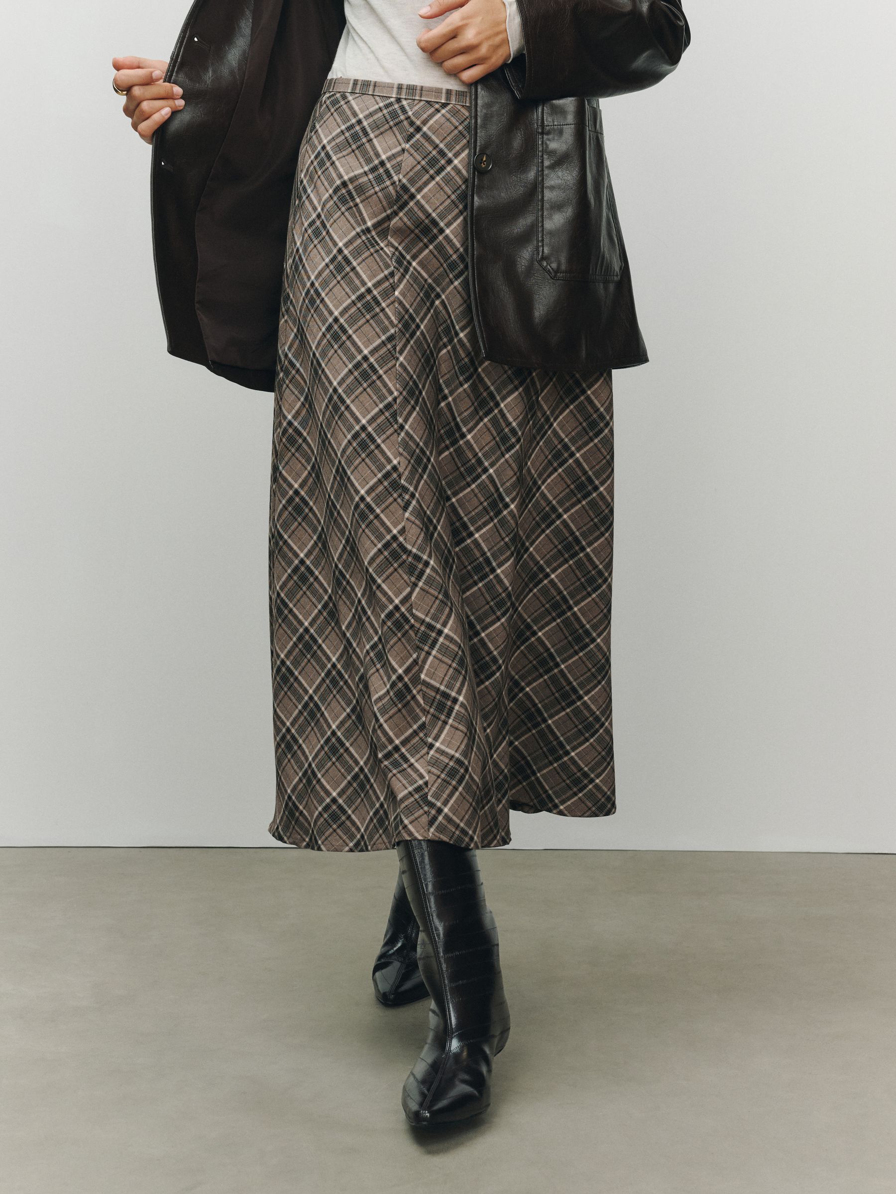Check Midi Skirt - Mink Brown - Regular - SIP Worn