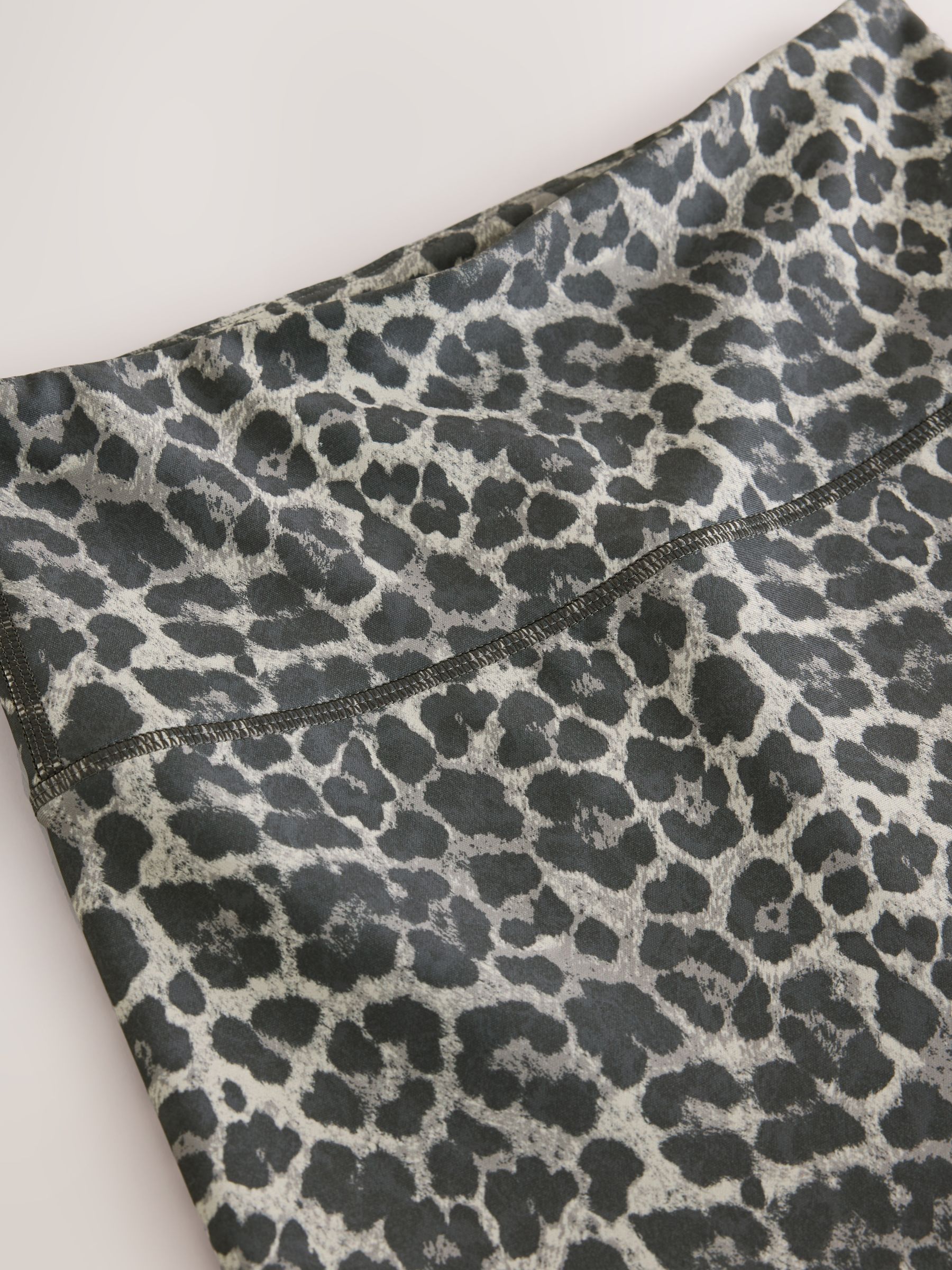 Active Power Sports Leggings - True Animal - Reg/Long - SIP Still Life