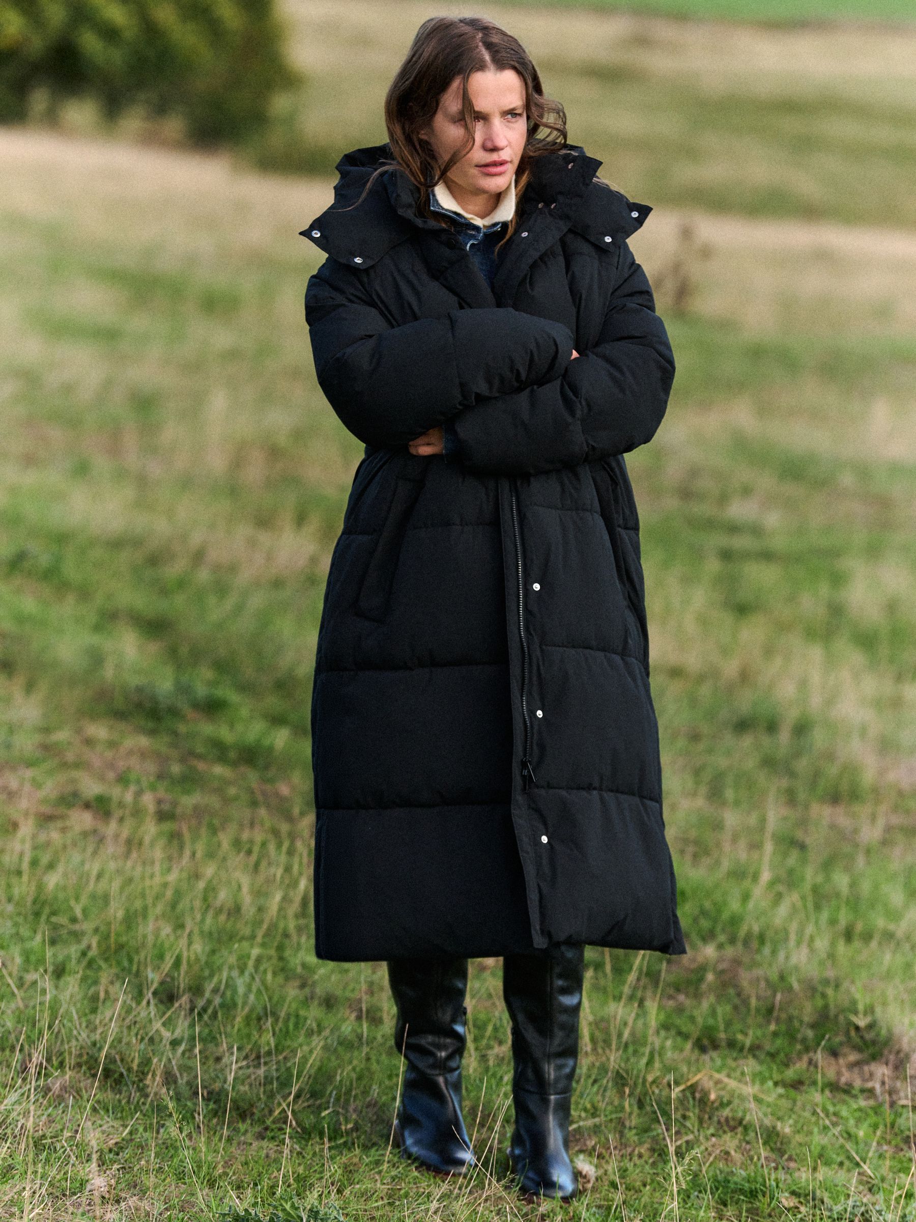 The Set Showerproof Padded Maxi Coat - Black - Regular - Location Worn