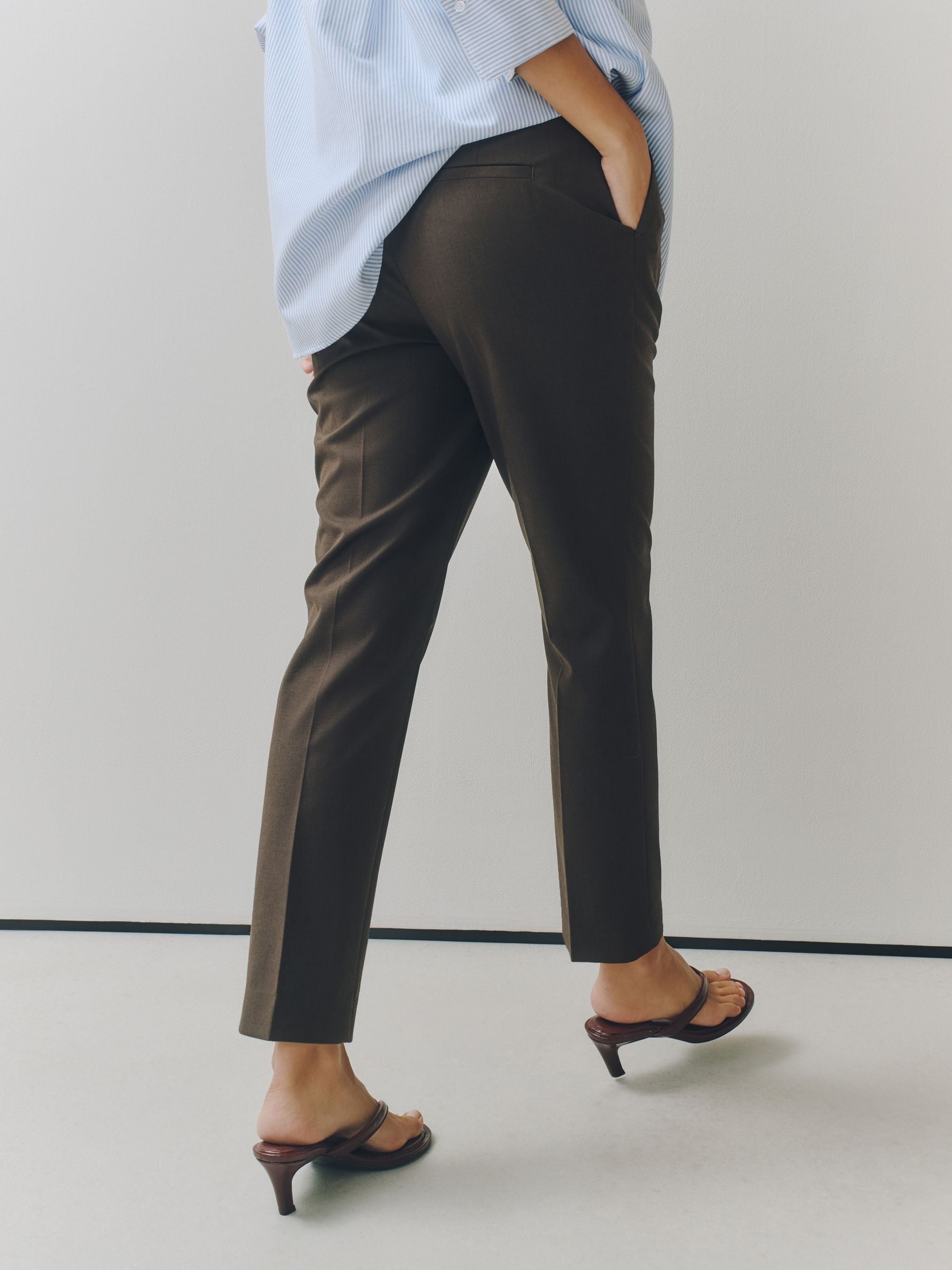 Tailored Slim Trousers With Wool - Chocolate Brown - Regular - SIP Worn