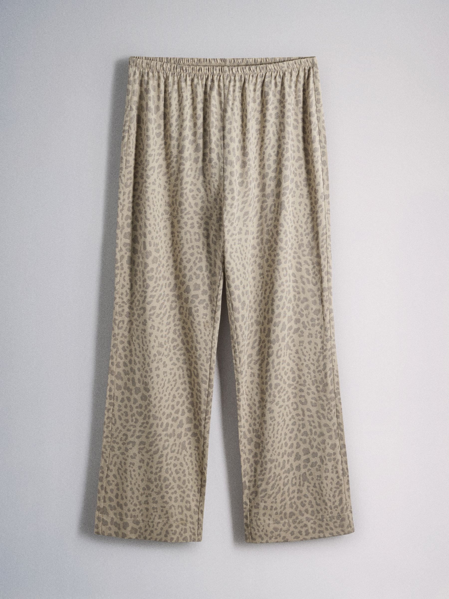 The Set 3 Pack Long Sleeve 100% Cotton Pyjamas - Animal/Taupe/Ecru - Regular - SIP Still Life