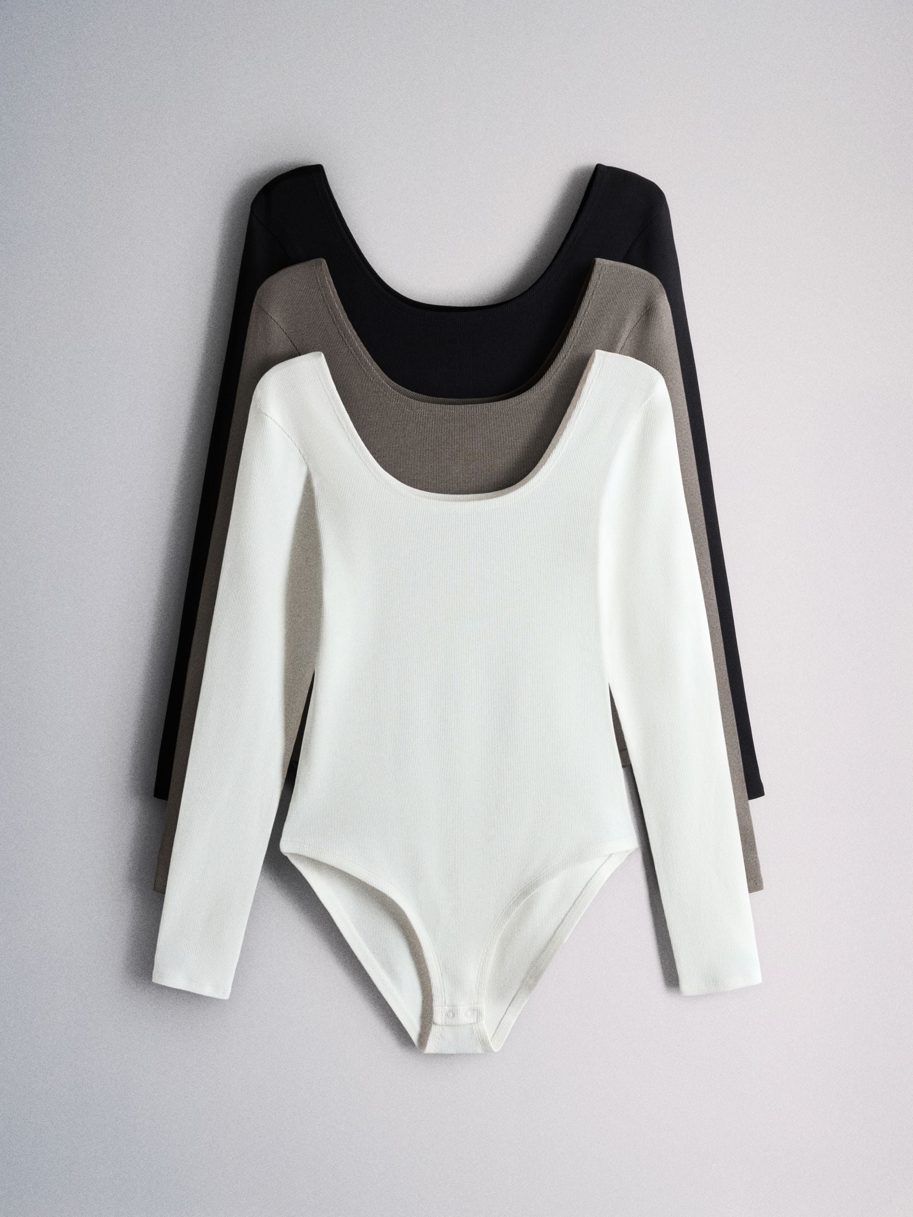 The Set 3 Pack Ribbed Long Sleeve Bodysuits - Black/Brown/Cream - Regular - SIP Still Life