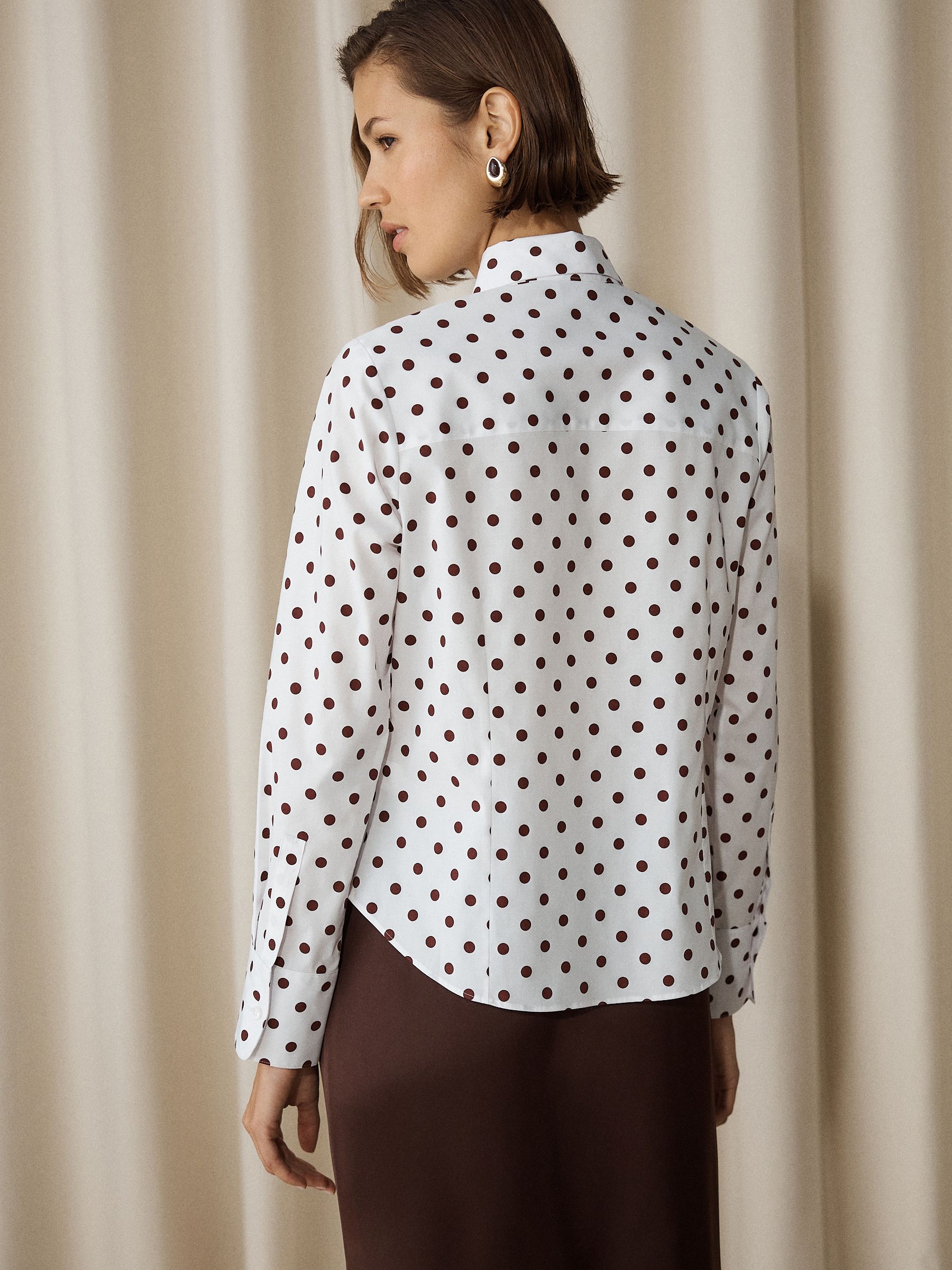 Fitted Stretch Essential Long Sleeve Shirt - Burgundy Polka Spot - Regular - Location Worn