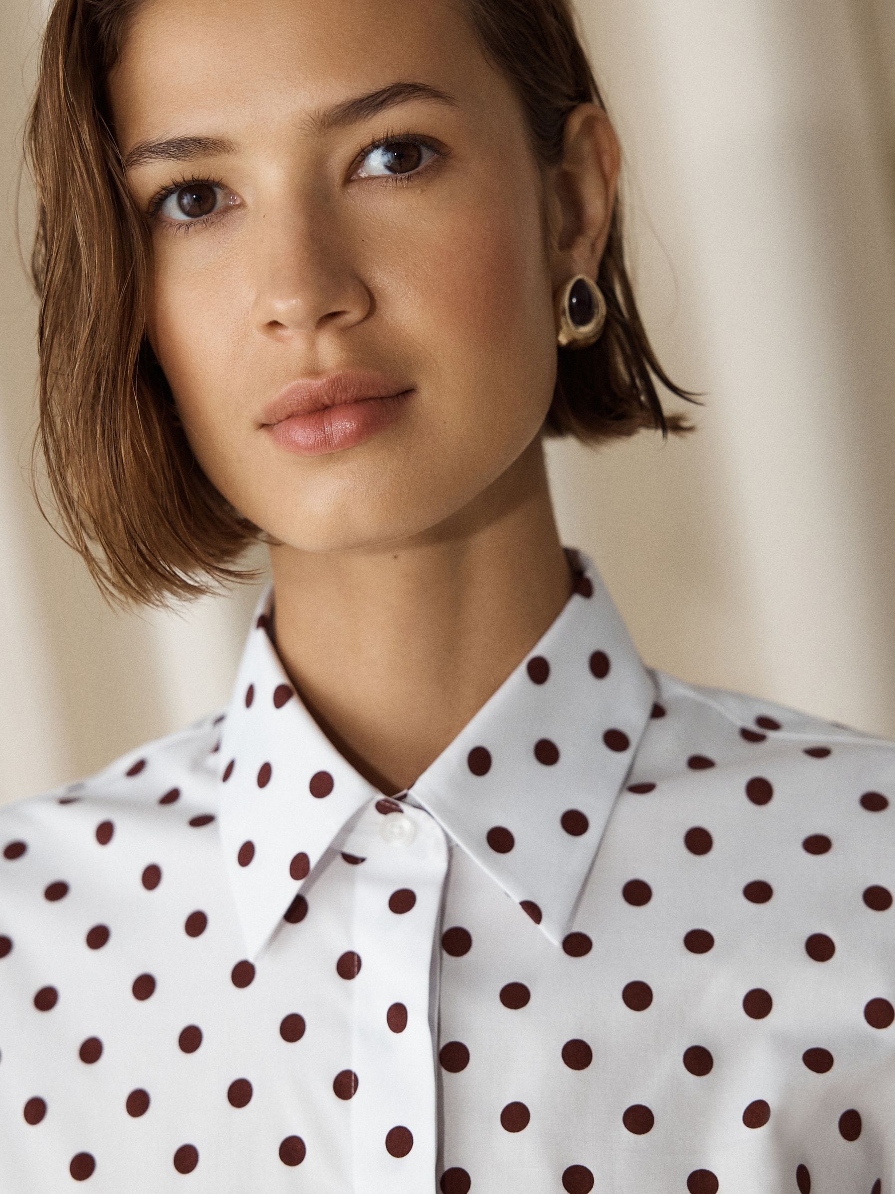 Fitted Stretch Essential Long Sleeve Shirt - Burgundy Polka Spot - Regular - Location Worn