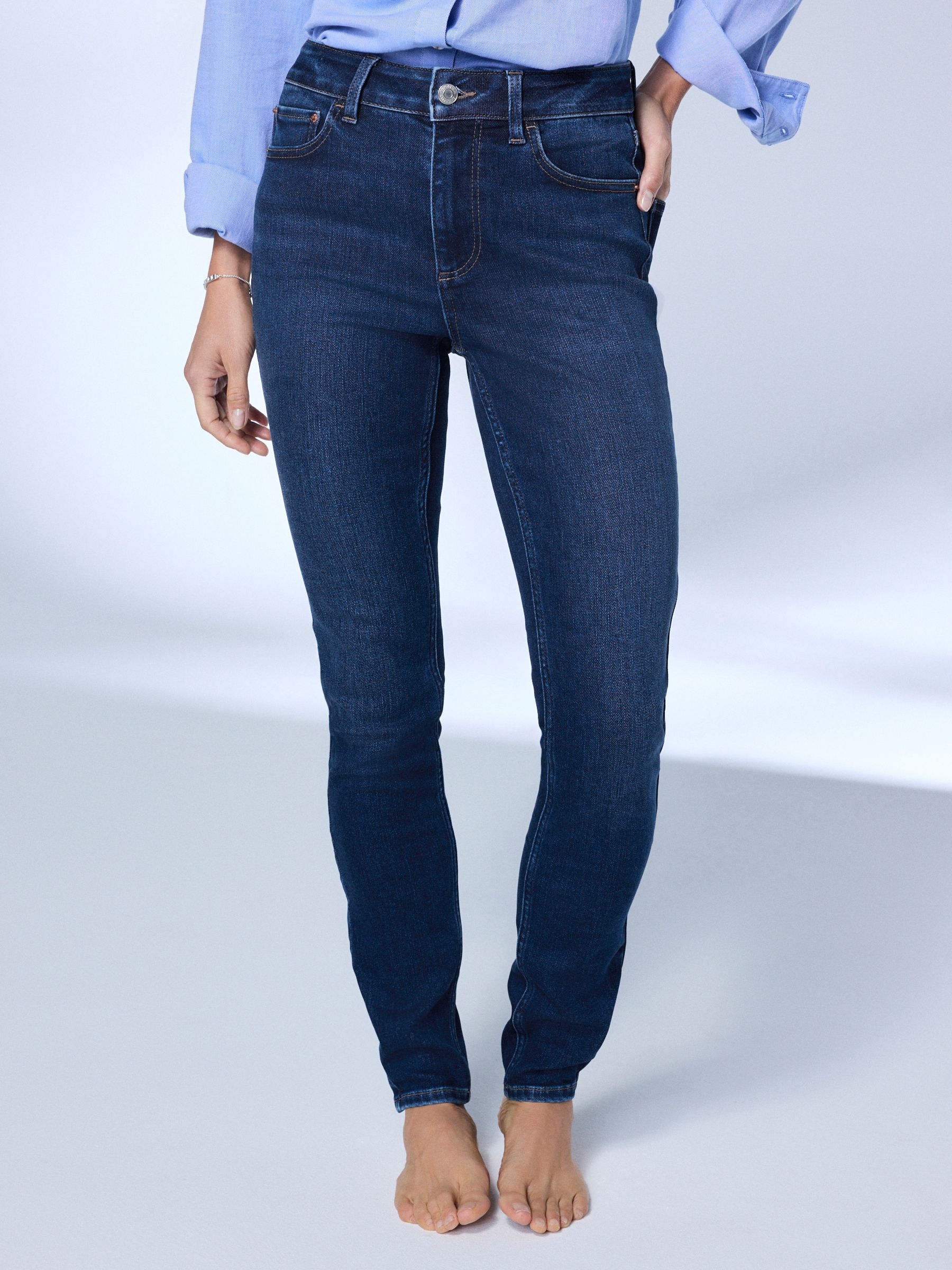 Mid Rise Super soft Stretch Skinny Jeans - Dark Blue - Regular - Location Worn
