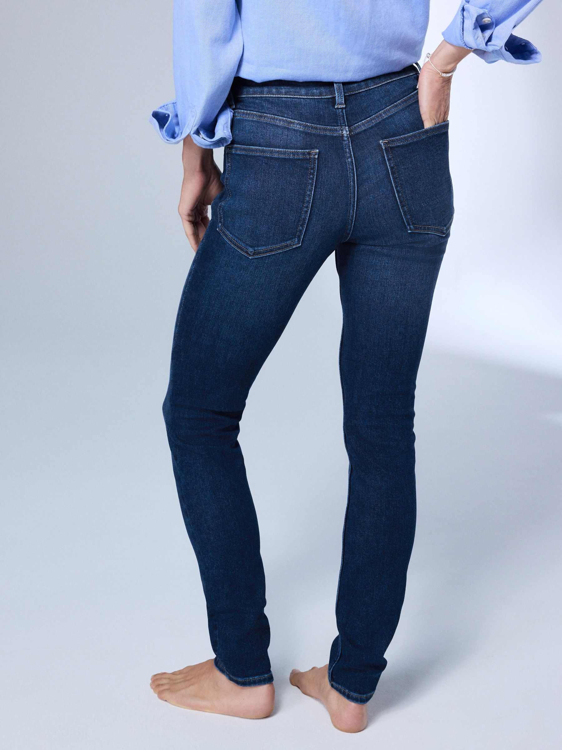 Mid Rise Super soft Stretch Skinny Jeans - Dark Blue - Regular - Location Worn