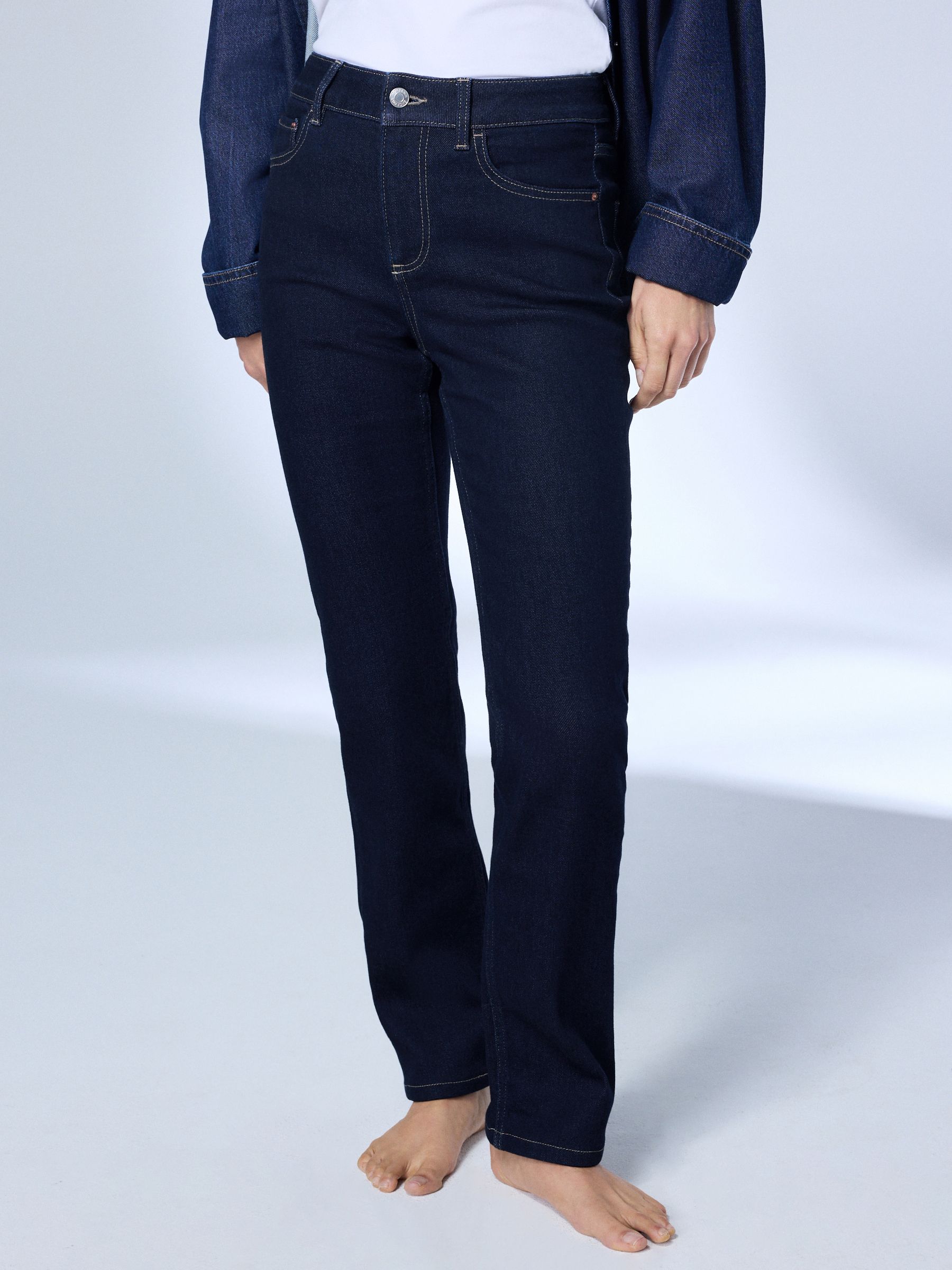 Mid Rise Super Soft Stretch Slim Jeans - Indigo Rinse Blue - Regular - Location Worn