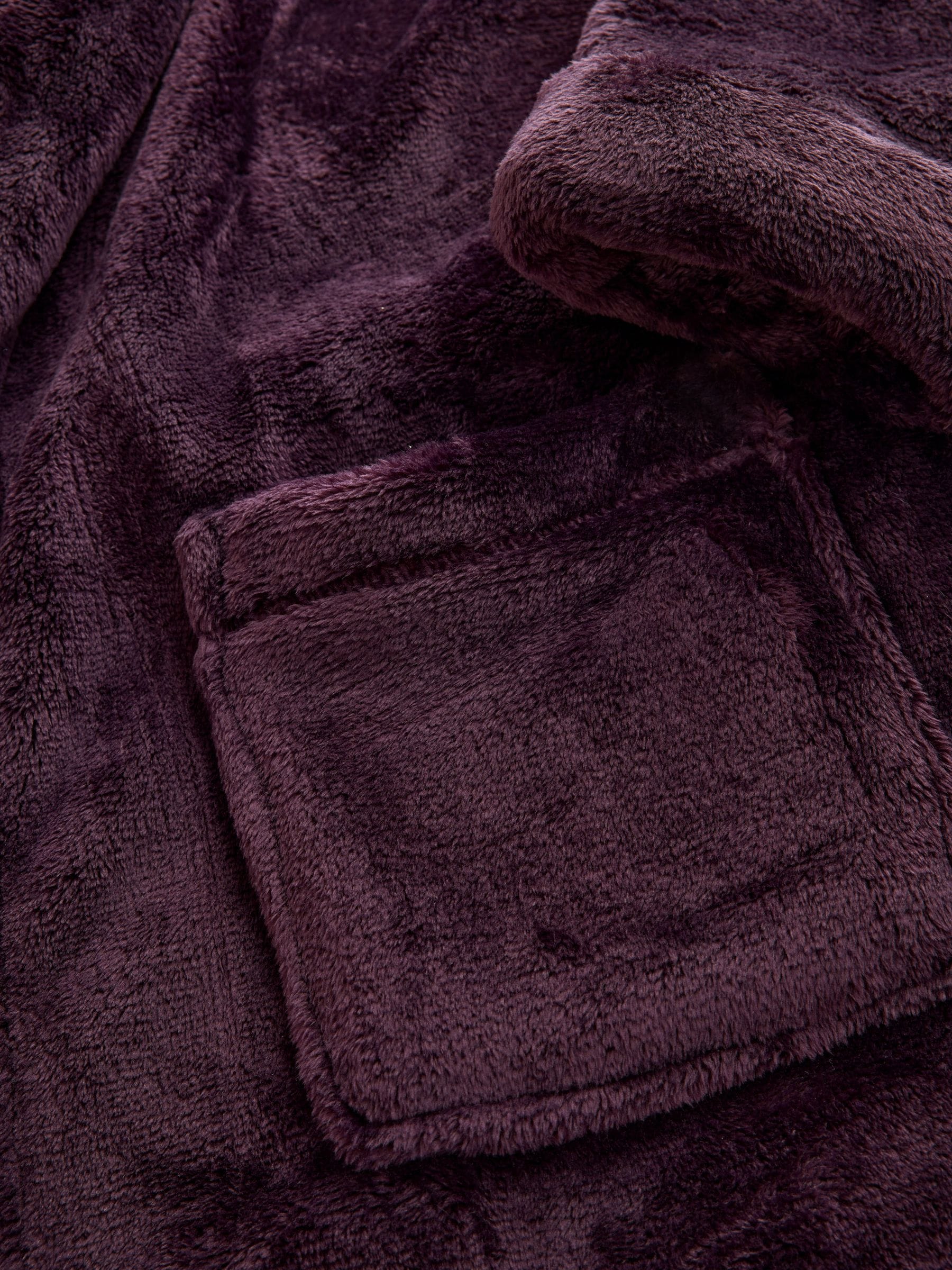 Snow Dressing Gown - Burgundy Red - Regular - SIP Still Life