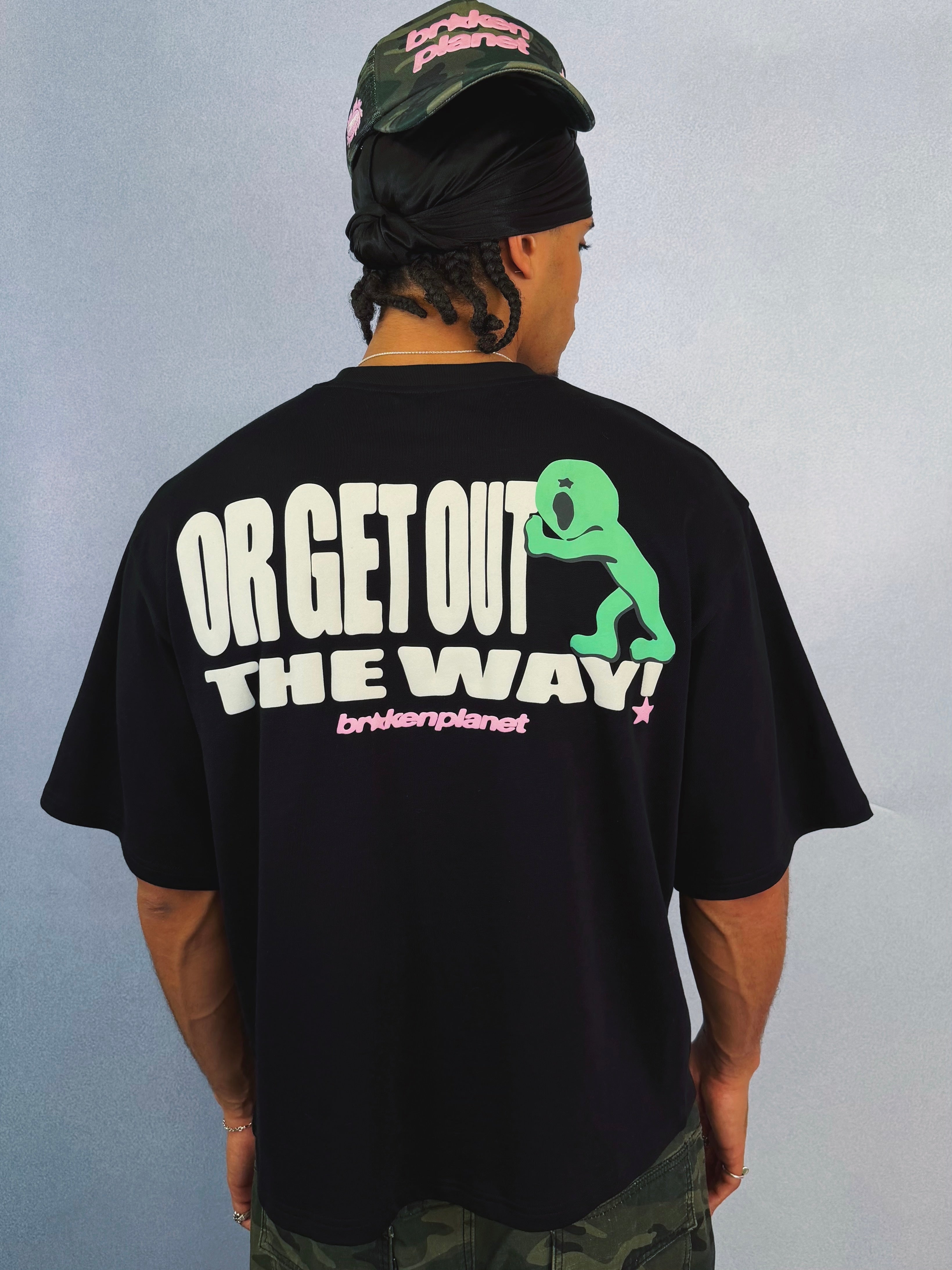 Give Me Space T-shirt - Midnight Black - 4