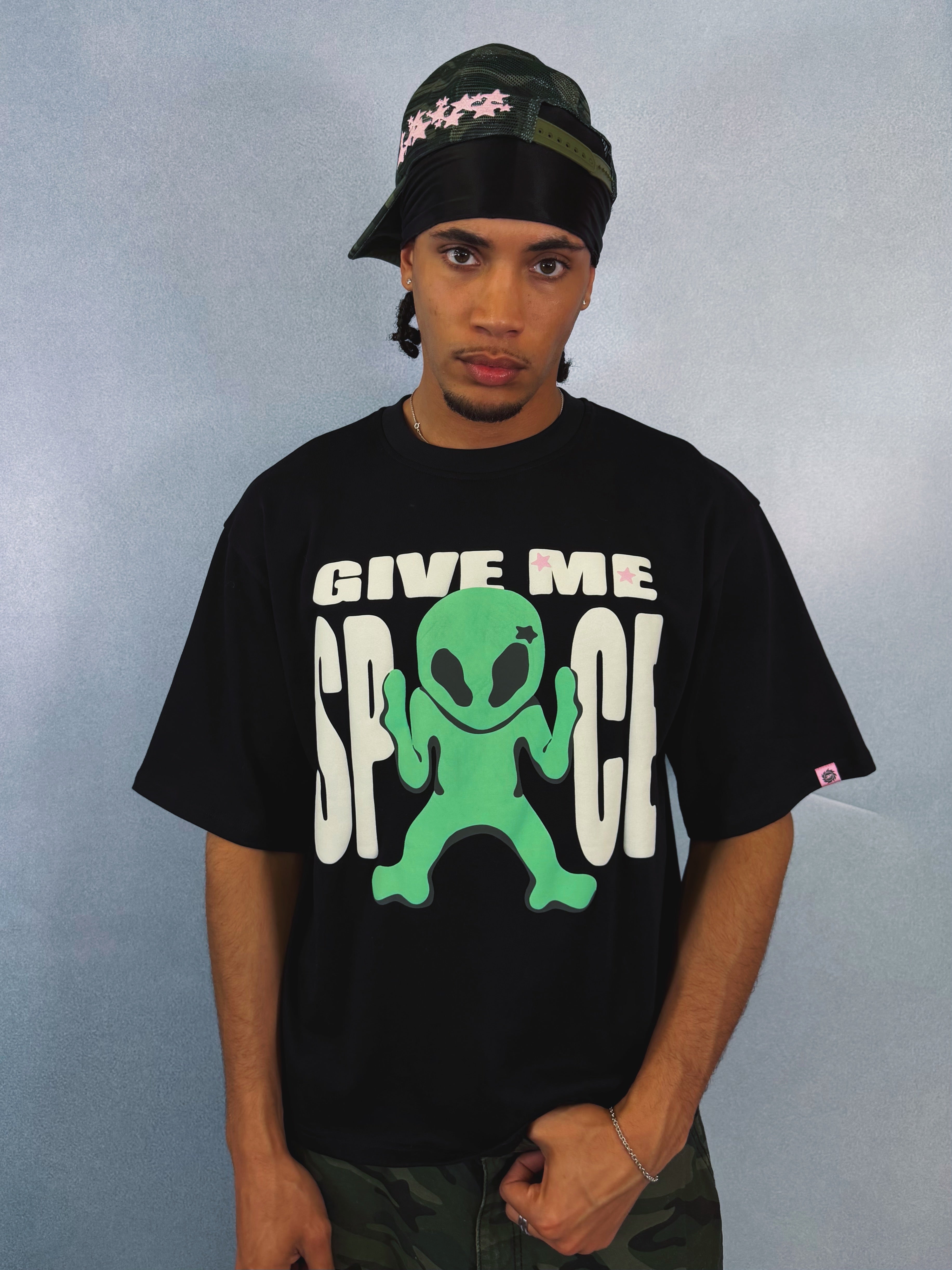 Give Me Space T-shirt - Midnight Black - 3