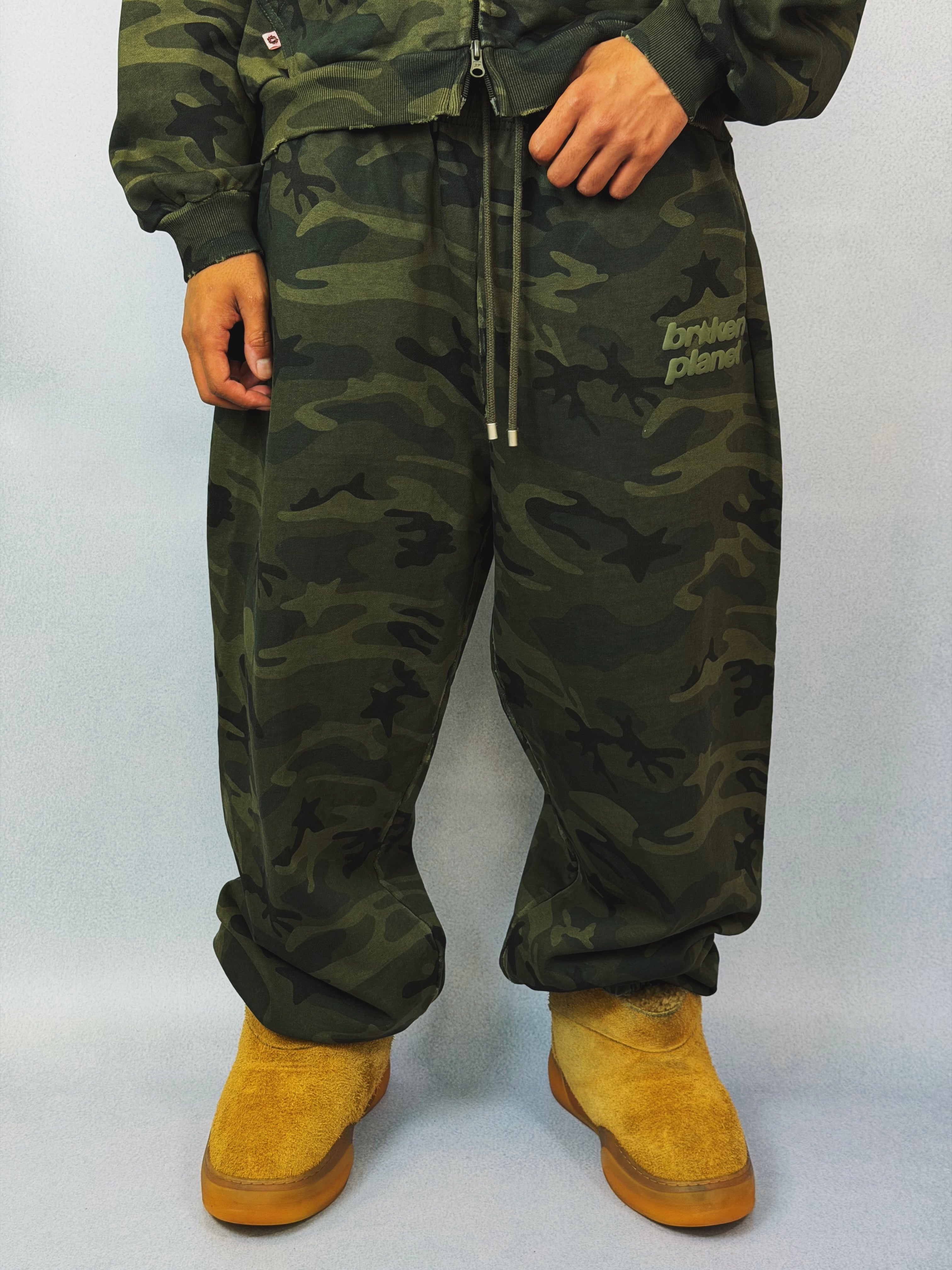 Star Logo Cuffed Sweatpants - Green Star Camo - 3