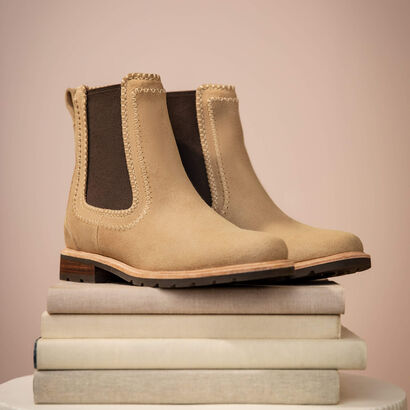 Wexford Whipstitch Chelsea Boot Lifestyle