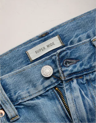 AE77 Premium Super Wide Jean - Light Wash