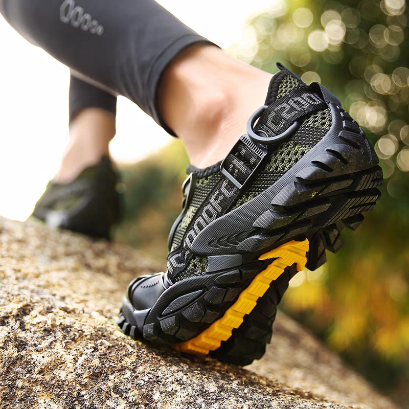2026 Men Hiking Summer Mesh Breathable Sports Shoes