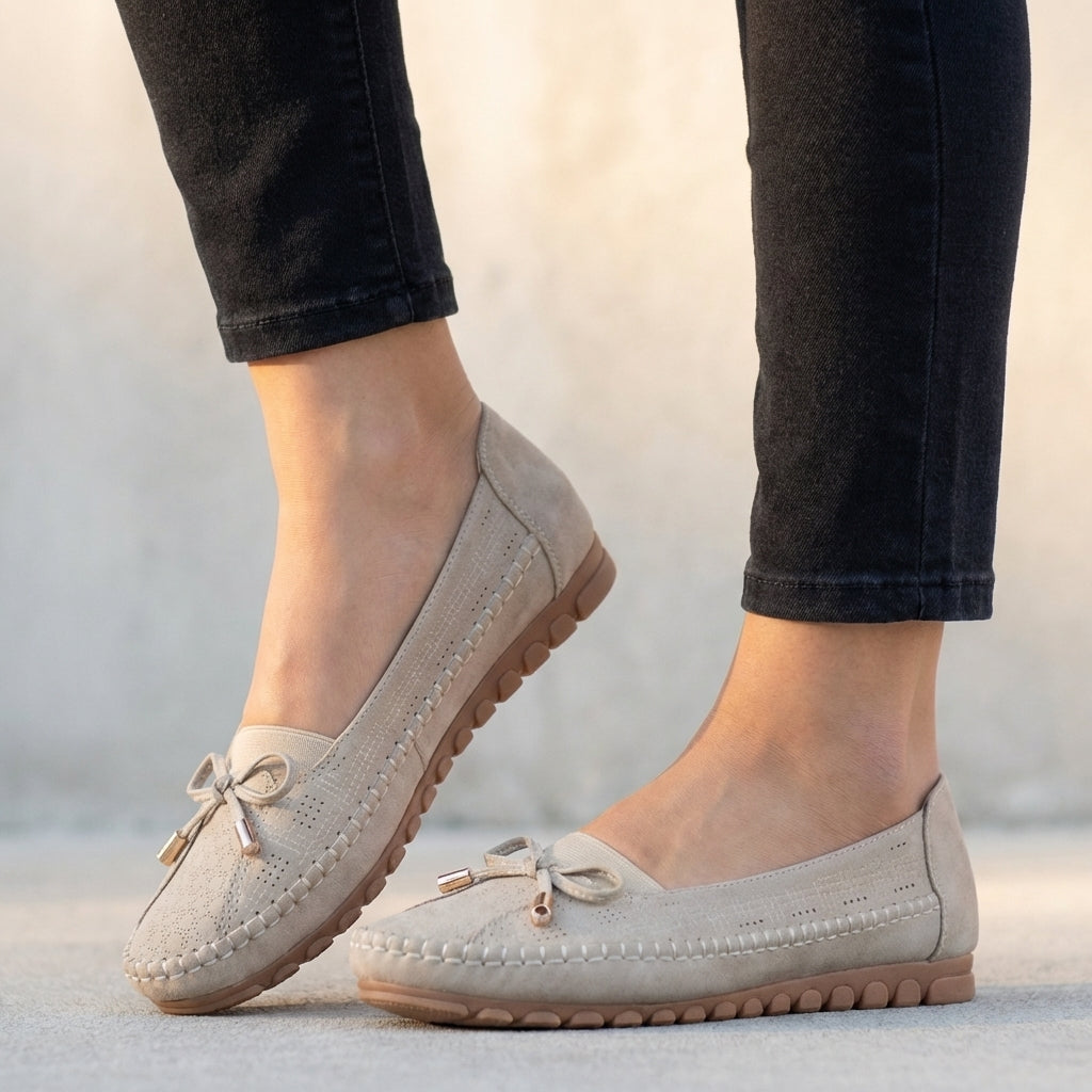 Mocassins orthopédiques confort pour femmes à détail nœud et tige perforée