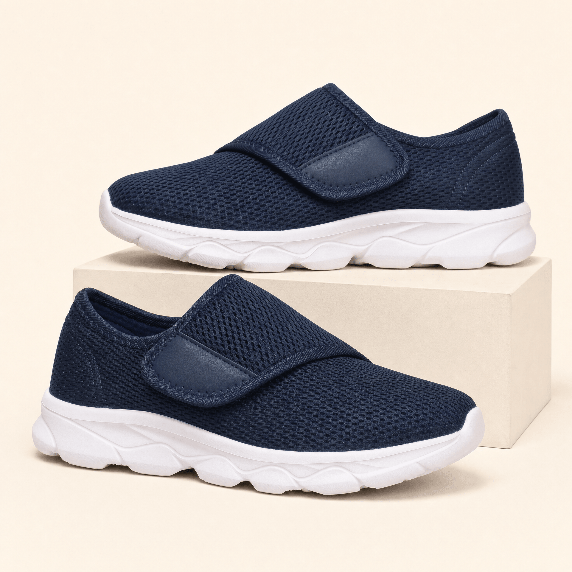 Leichte Komfortschuhe mit Klettverschluss – Atmungsaktiv, bequem & einfach anzuziehen