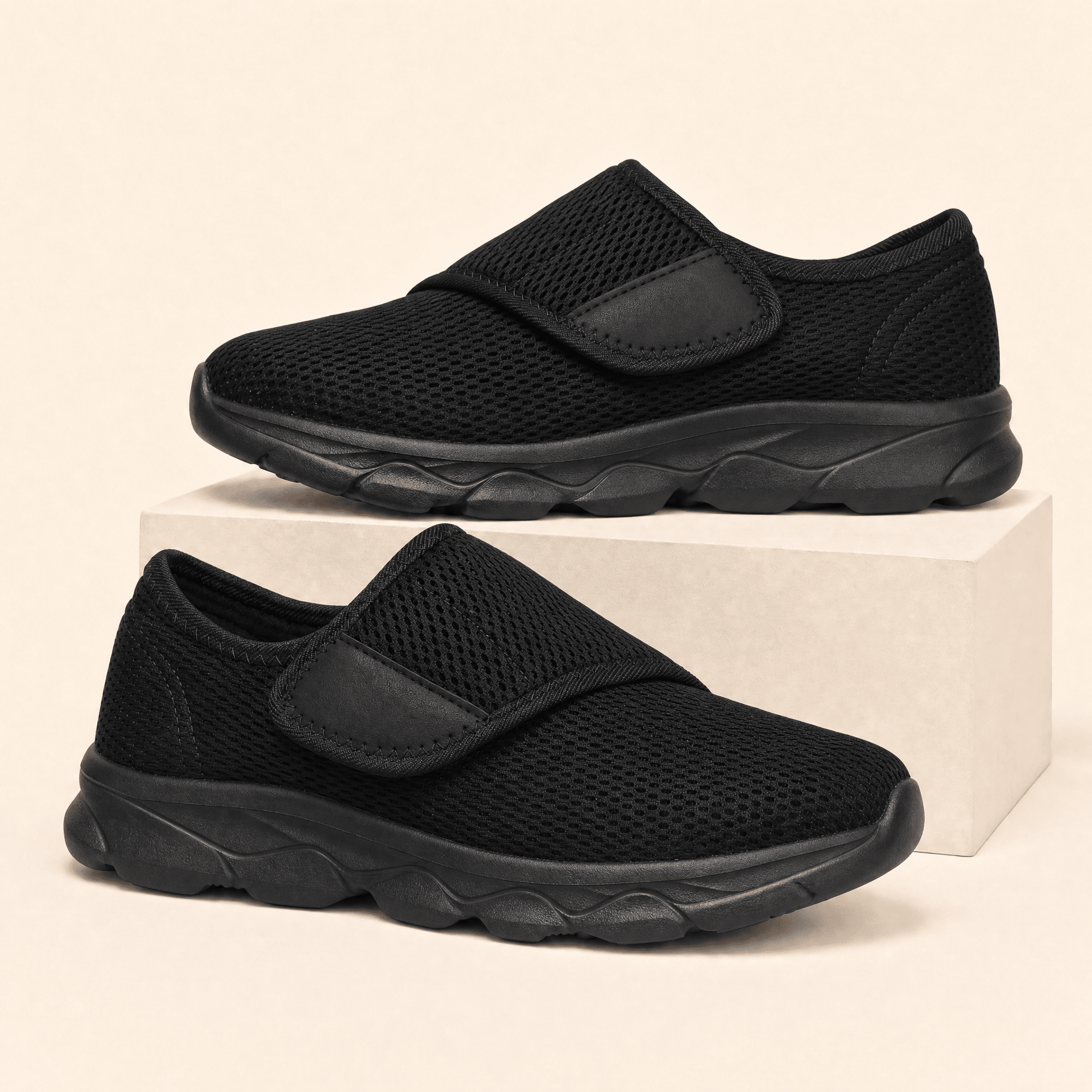 Leichte Komfortschuhe mit Klettverschluss – Atmungsaktiv, bequem & einfach anzuziehen