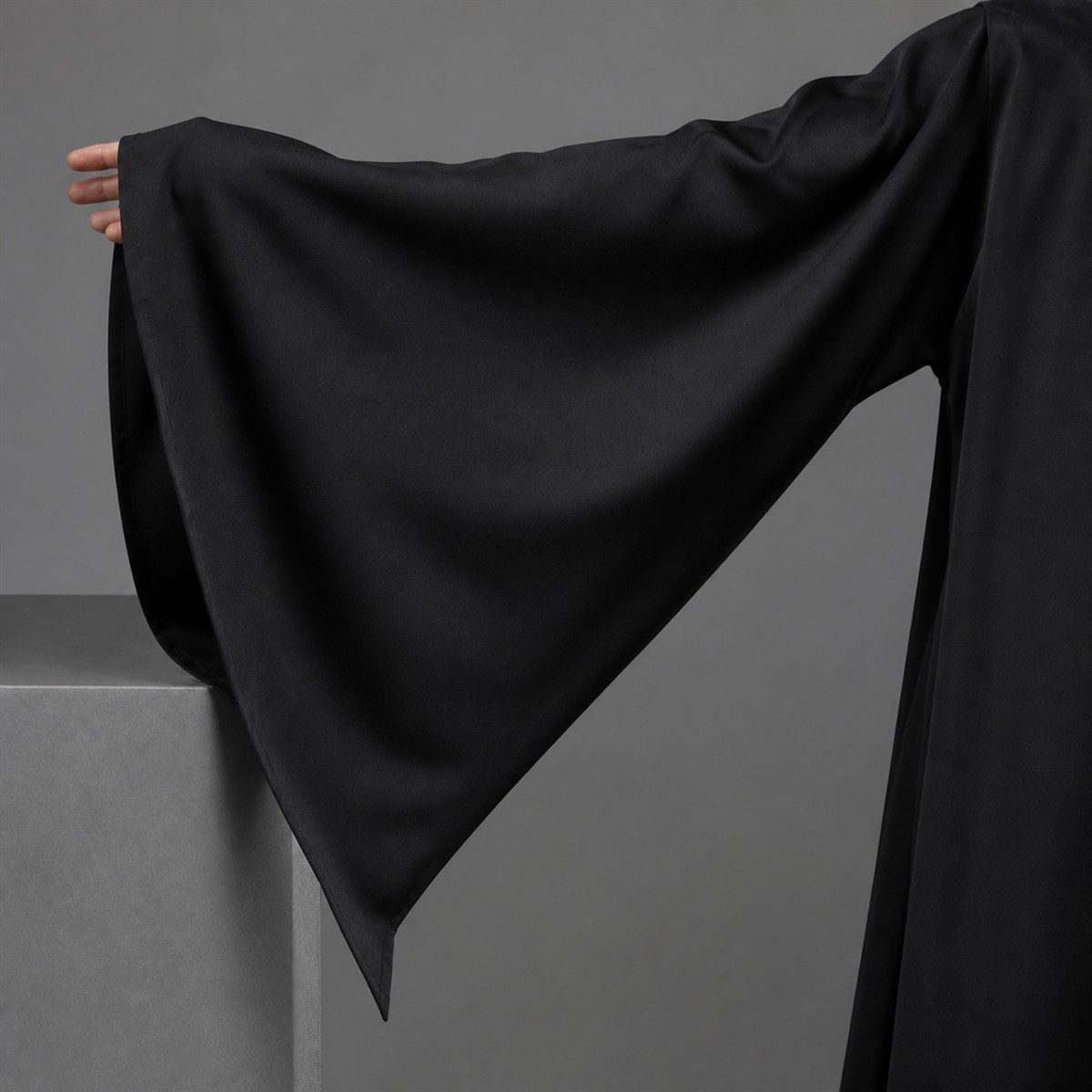 🌑 Silhouette de l’ombre | Longue robe noire de Faucheuse à capuche - présentation 7
