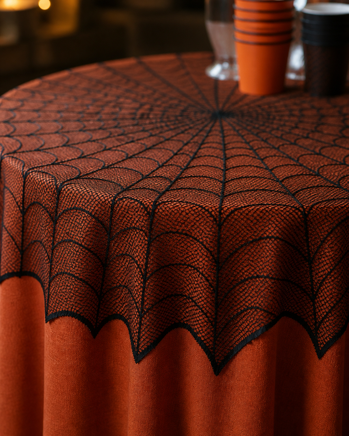 Spiderweb table topper party styling concept: scalloped edge