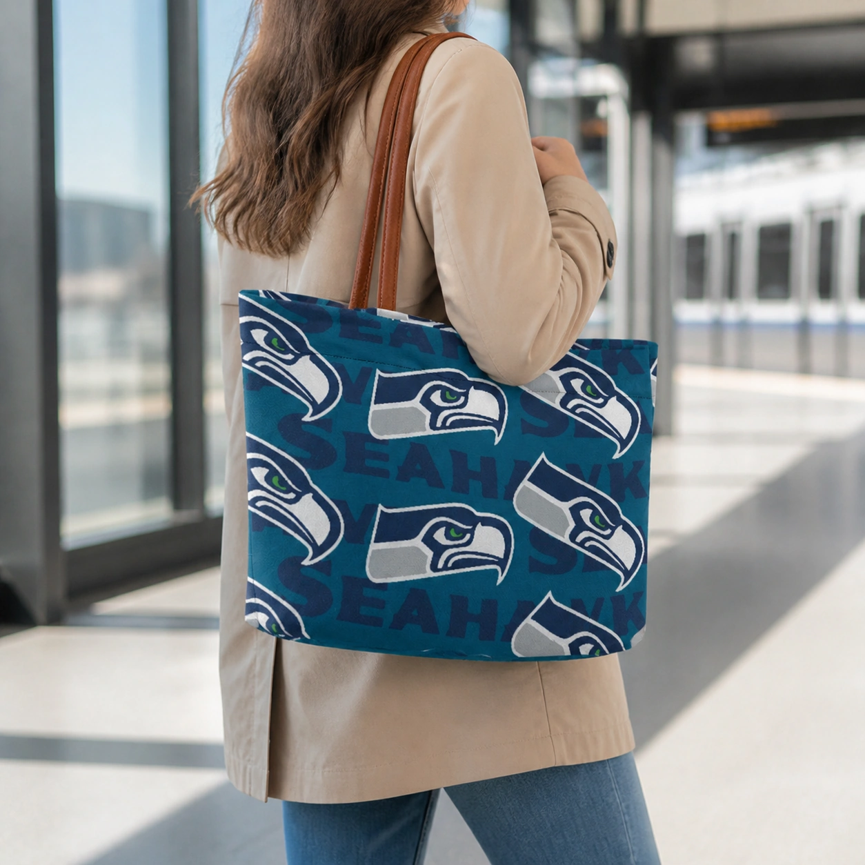 Football team print tote carried on the shoulder