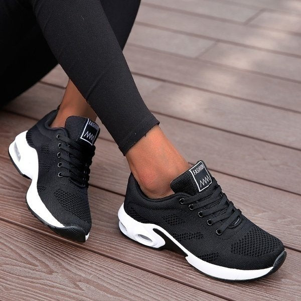 Textured mesh upper