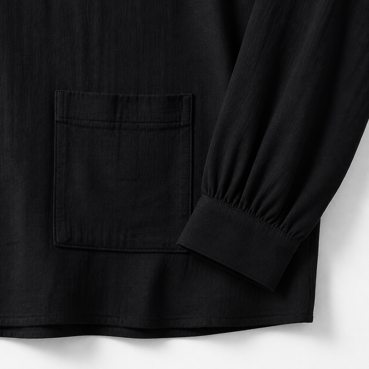 Front pocket and cuff detail