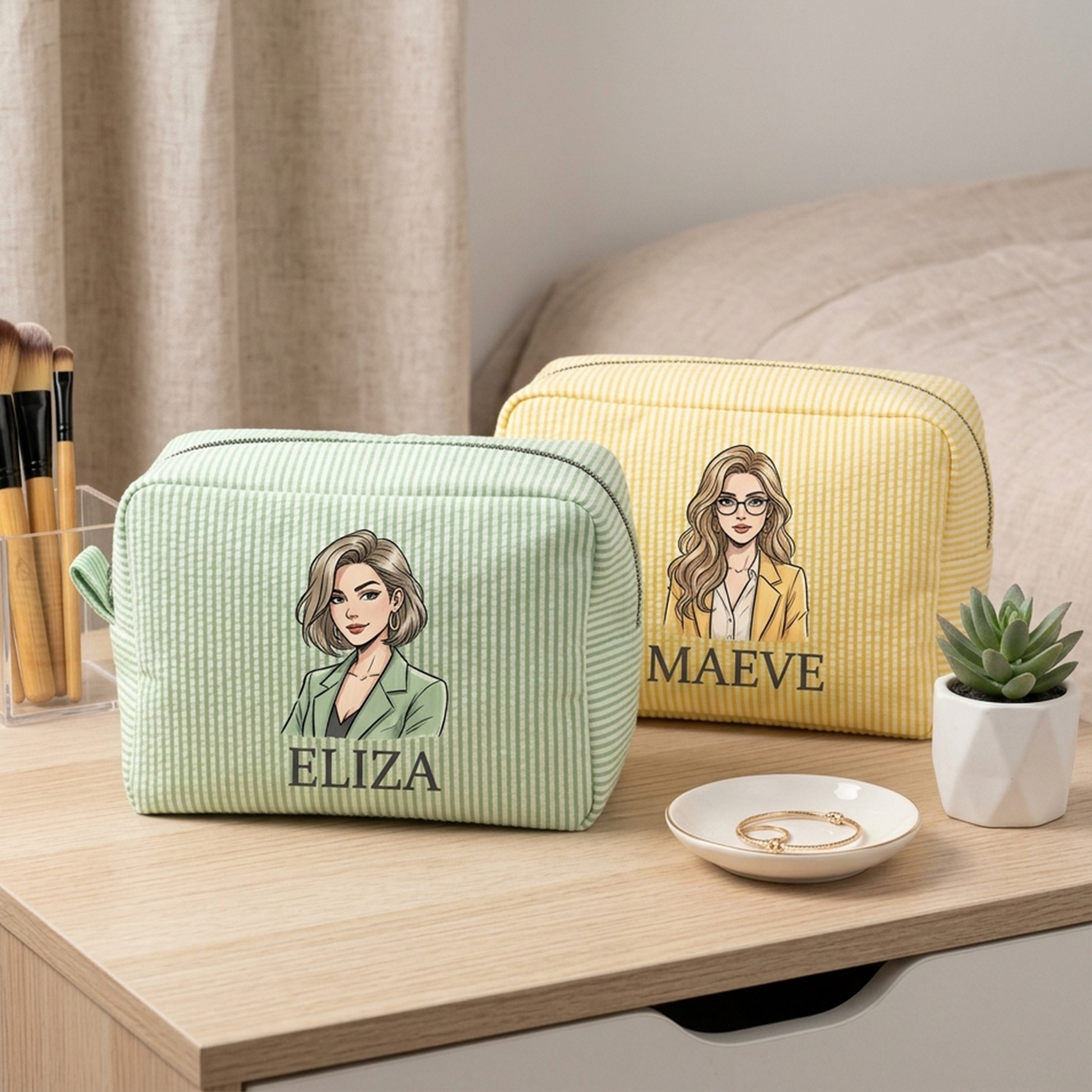 Personalized Striped Makeup Bag with Pet/Women