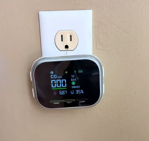 🔥 Plug-In Gas Leak Detector with Temperature & Humidity Monitor