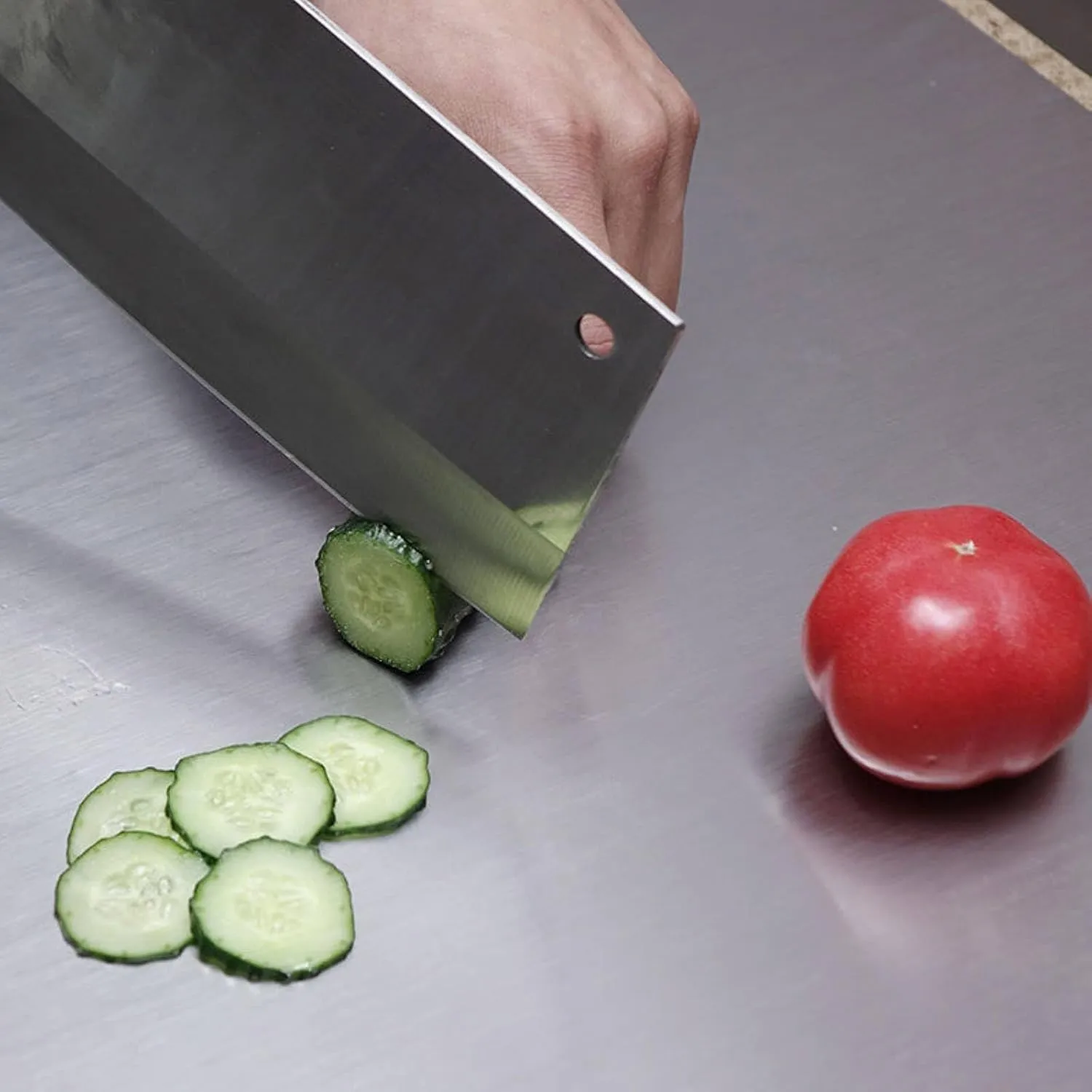 🔪Stainless Steel Cutting Board: Protect your family’s health with a non-porous, odor-resistant surface that never cracks.