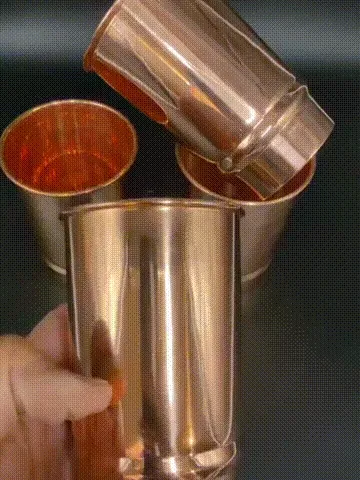 🥇 Gold-Plated Stainless Steel Drinking Mug demonstration