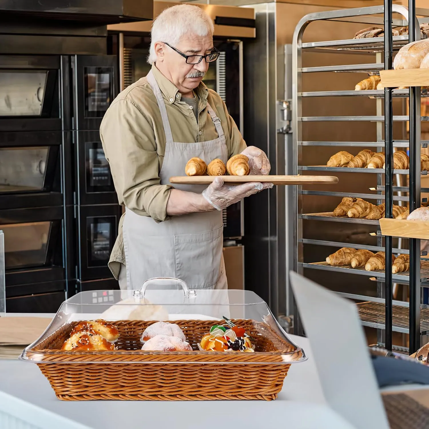 Woven Serving Basket: Display your pastries beautifully while keeping them fresh and protected from outdoor pests. 🥐