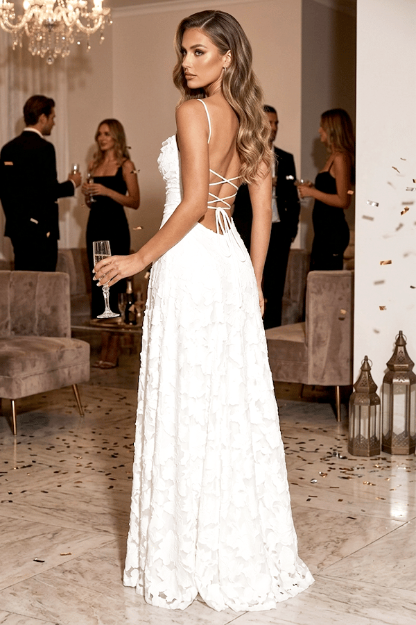 Schulterfreies Damen-Maxikleid mit Spitzenapplikationen als elegantes Abendkleid