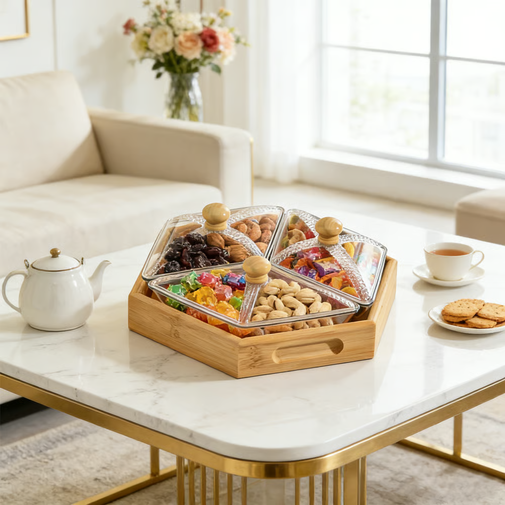 Quadratische Snackgläser mit Deckeln und Holztablett im Set