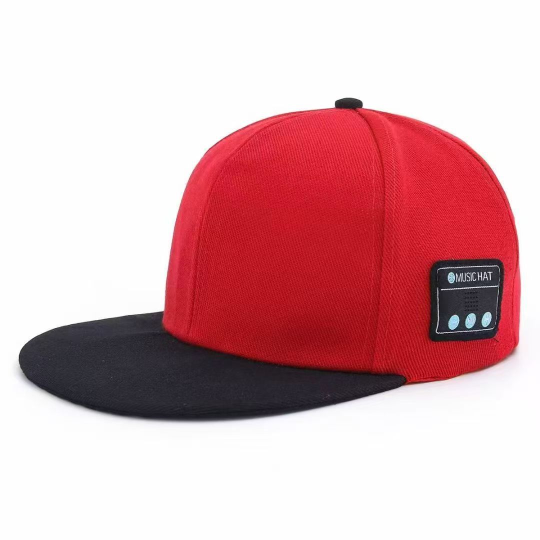 Wireless speaker hat with Bluetooth 5.4 dual speakers, suitable for outdoor sports and playing music.