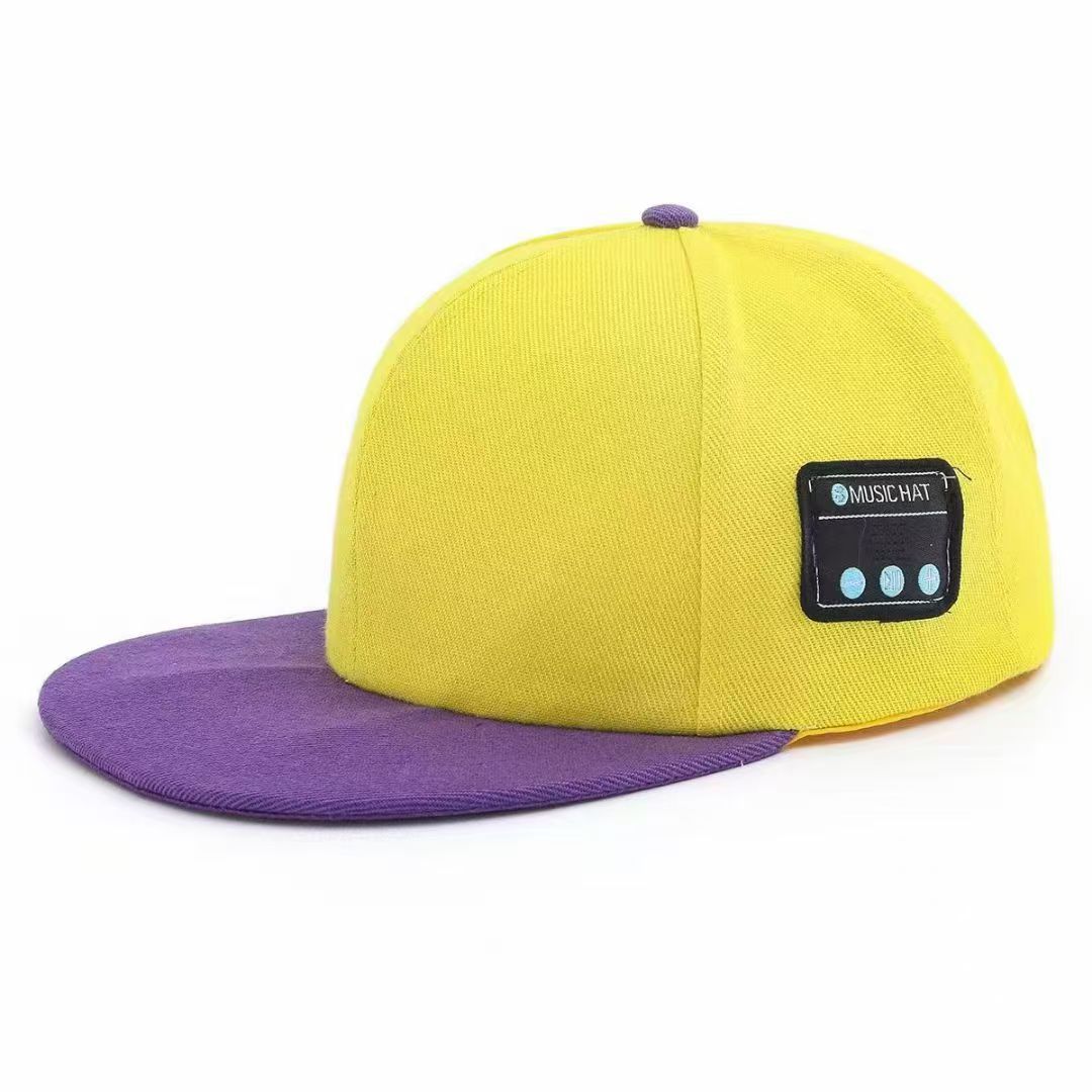 Wireless speaker hat with Bluetooth 5.4 dual speakers, suitable for outdoor sports and playing music.