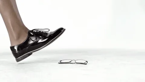 Lightweight frameless reading glasses